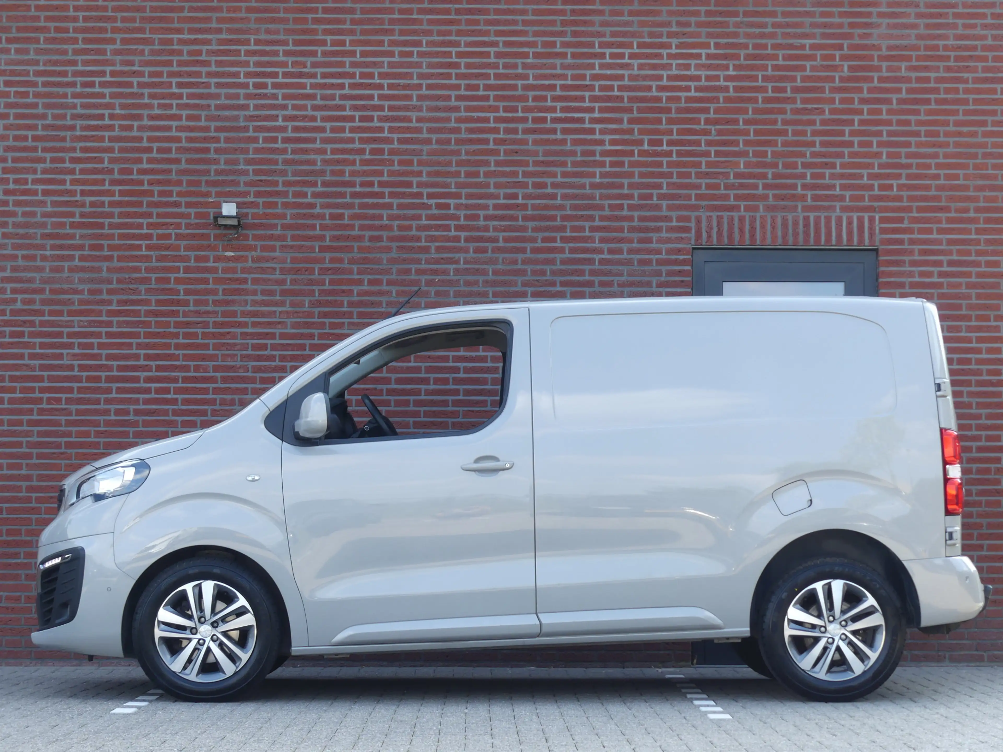 Peugeot Expert 231C 2.0 BlueHDI 120PK Premium Pack Camera/Trekhaa — photo 3