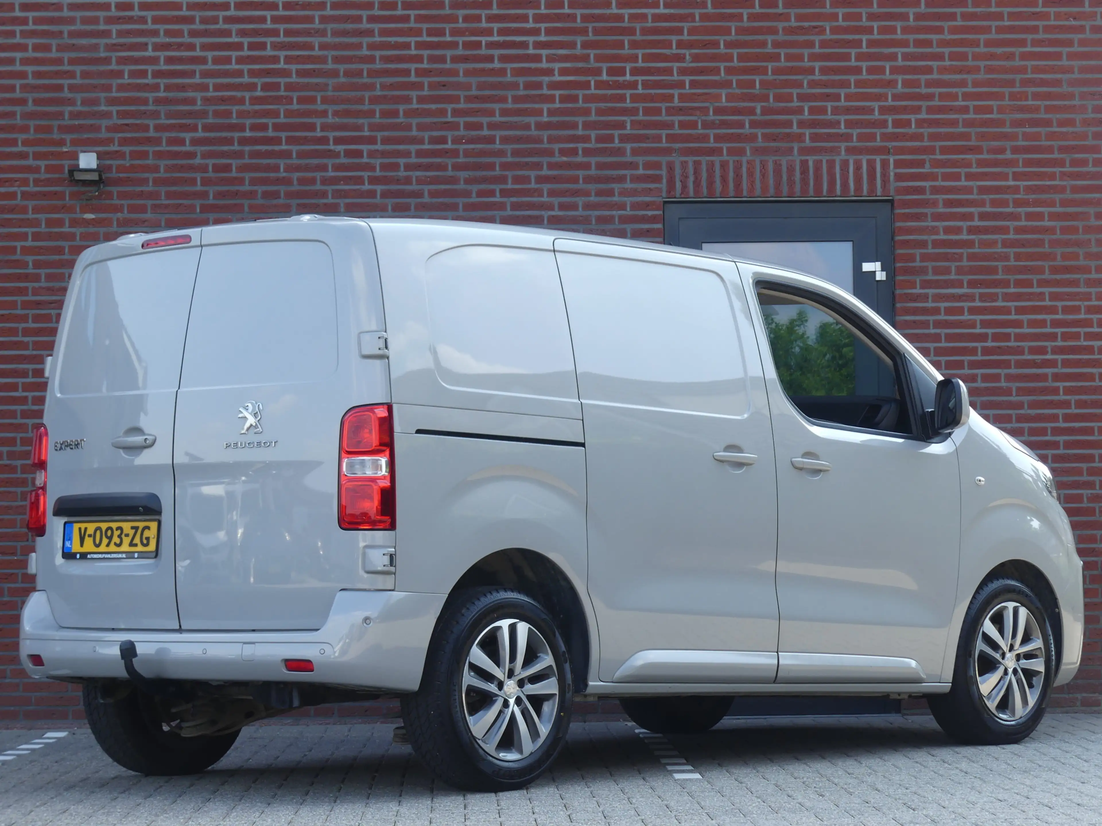 Peugeot Expert 231C 2.0 BlueHDI 120PK Premium Pack Camera/Trekhaa — photo 4
