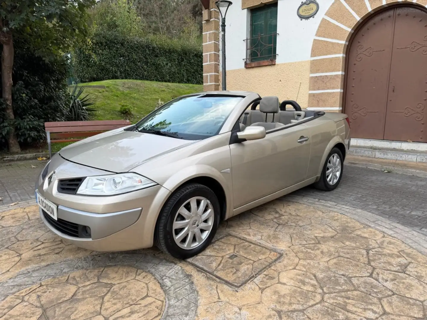 Renault Megane C.C. 2.0DCi Luxe Privilege Beige - 1