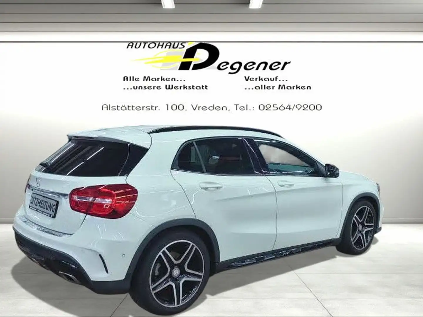 Mercedes-Benz GLA 200 / Xenon / Allwetter / Isofix / wenig KM Weiß - 2