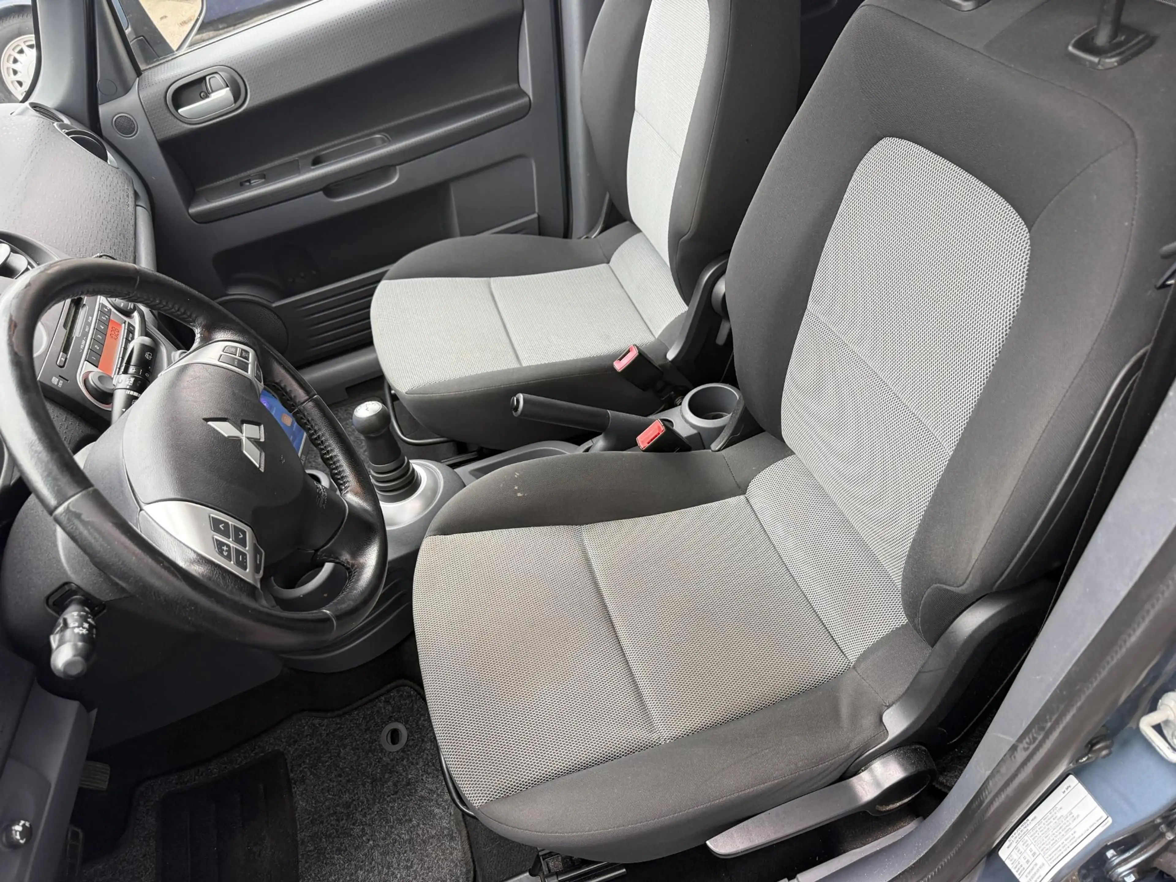 Mitsubishi Colt 1.3 Edition Two Automaat — photo 12