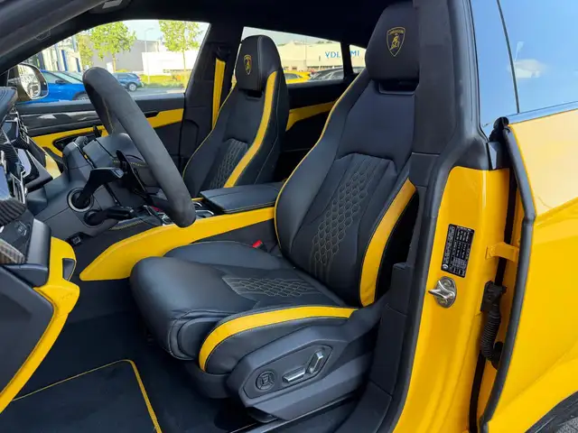Lamborghini Urus view 15