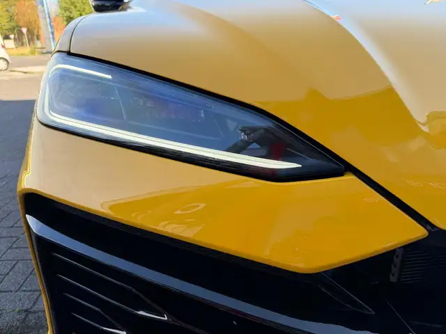 Lamborghini Urus view 11