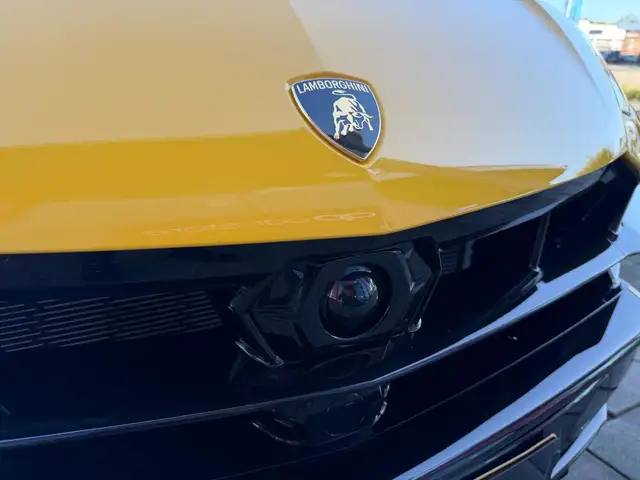 Lamborghini Urus view 12