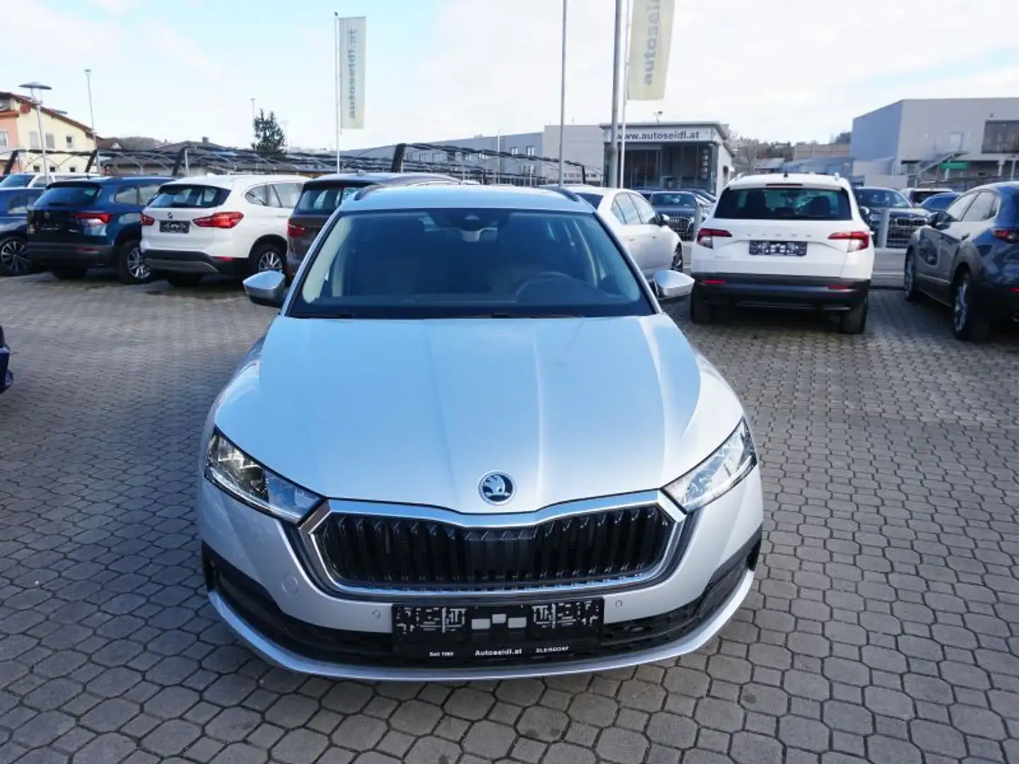 Skoda Octavia Combi 2,0 TDI Ambition DSG *TAGESZULASSUNG* Silber - 2