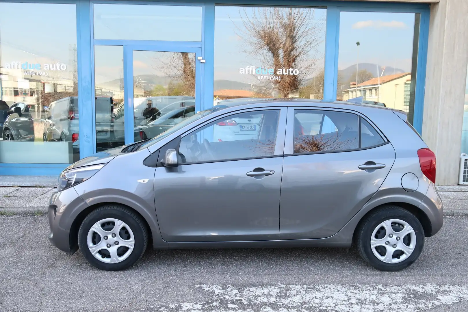 Kia Picanto 1.0 12V 5 porte Automatica Urban Grigio - 2
