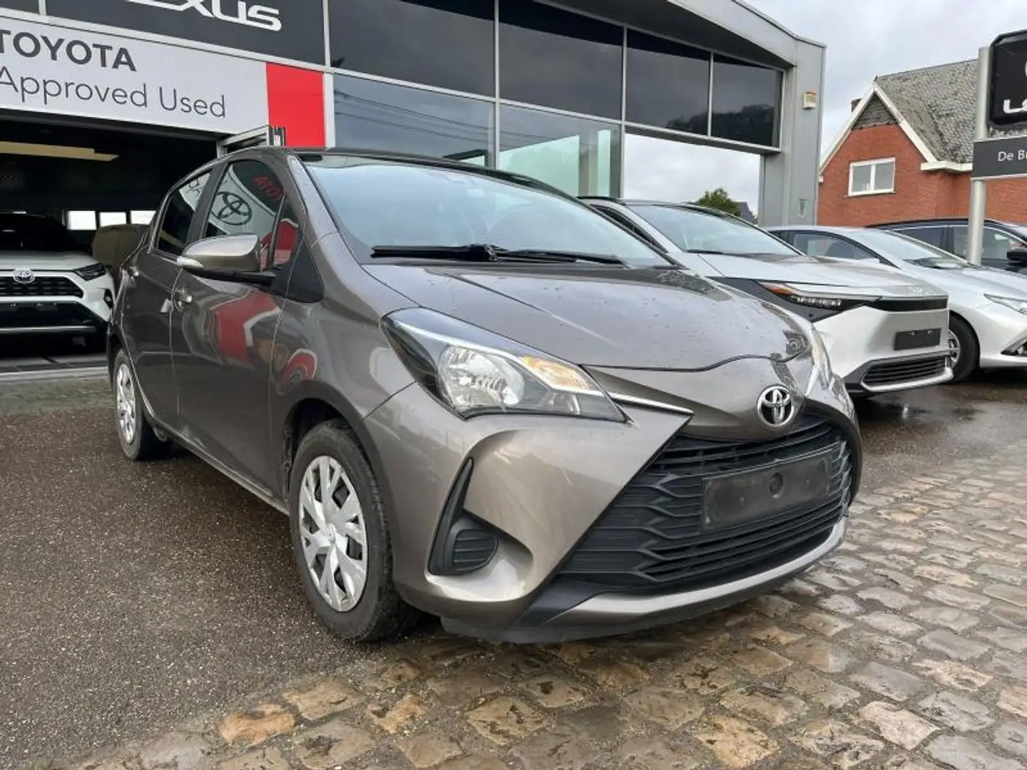 Toyota Yaris Comfort Grau - 1