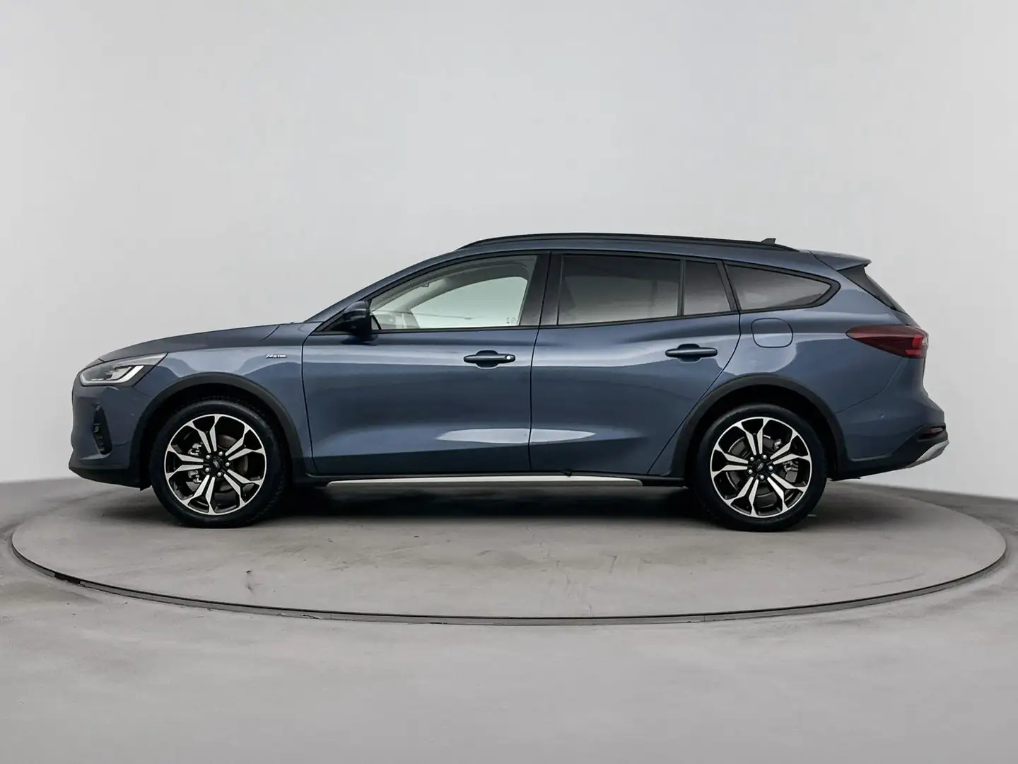 Ford Focus Wagon 1.0 EcoBoost Hybrid Active X | Stoelverwarmi Blauw - 2