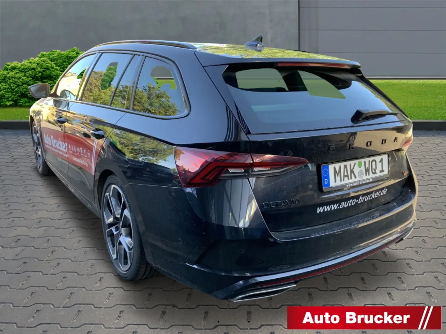 Skoda Octavia Combi RS Plus 2.0 TSI, Navi,Sitzh., Panorama Dach, Zwart - 2