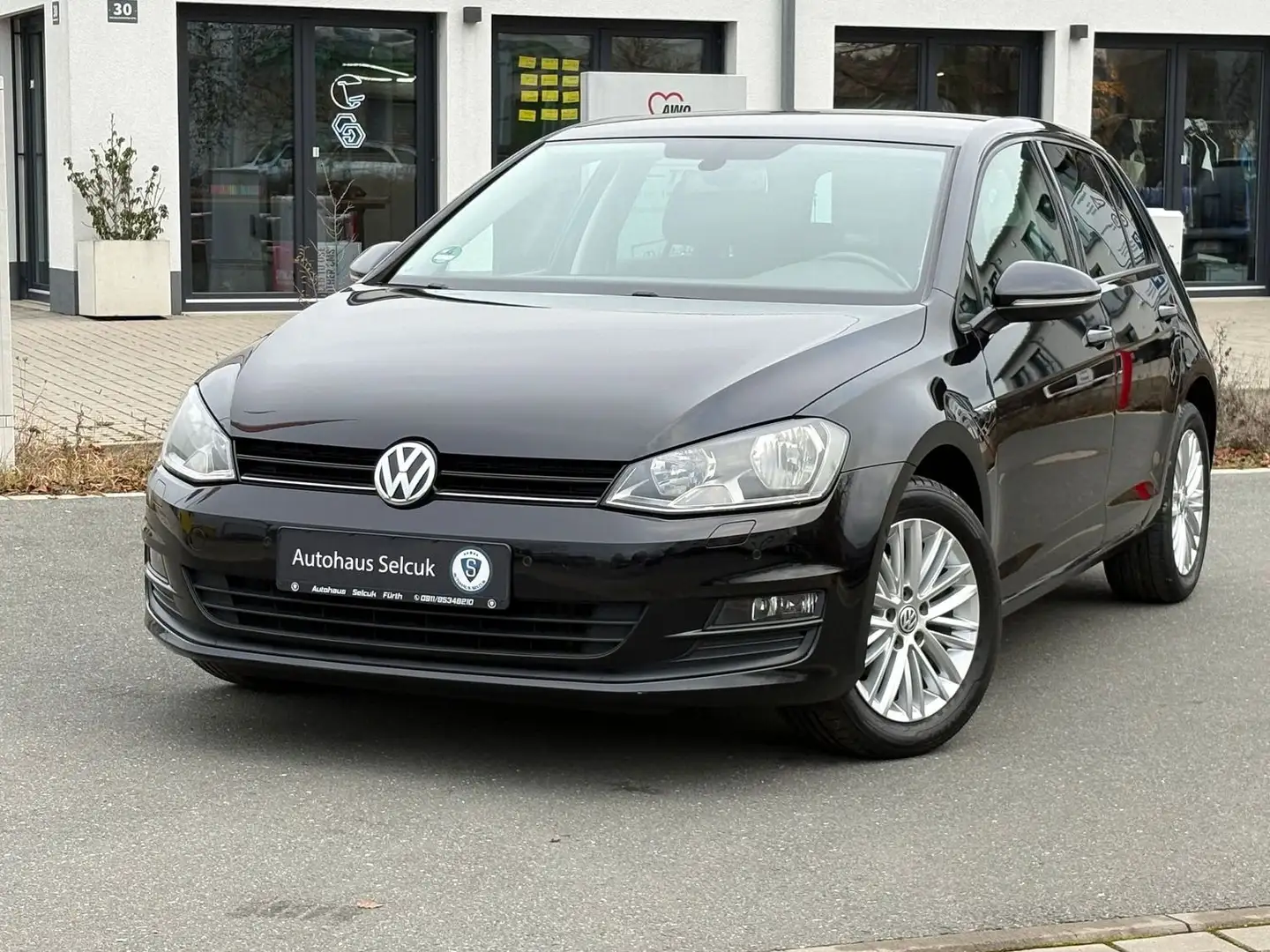 Volkswagen Golf Cup BMT *Park Assist*SHZ*PDC*Klima* Schwarz - 1