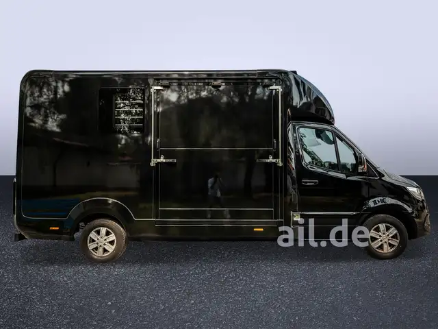 Mercedes-Benz Sprinter view 5