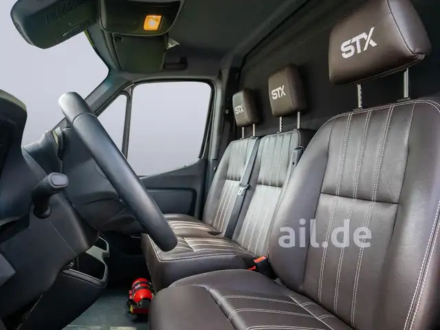Mercedes-Benz Sprinter view 10