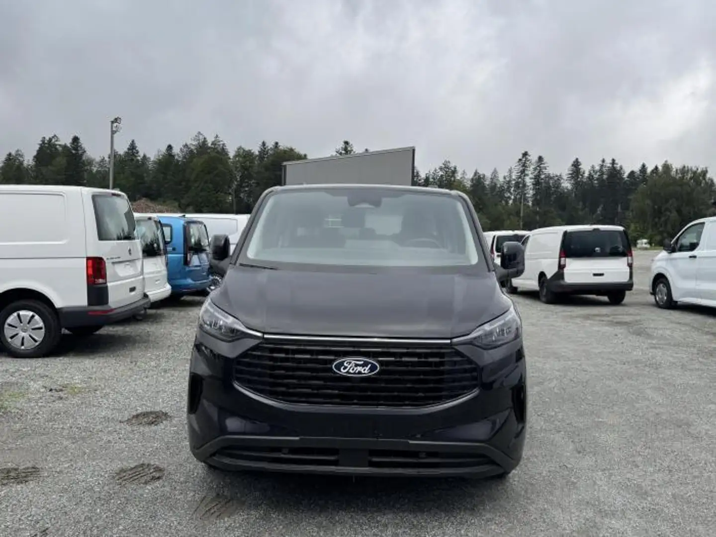 Ford Tourneo Custom Trend L2 9-Sitzer (Trend 9-Sitzer) 320 2.0 EcoB... Schwarz - 2