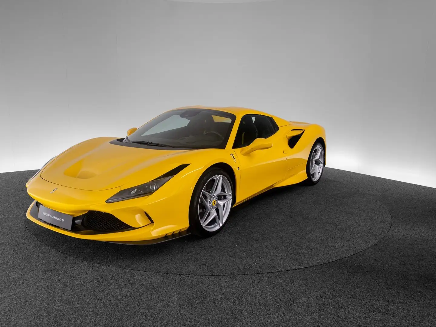 Ferrari F8 Spider FERRARI SINGEN Yellow - 2