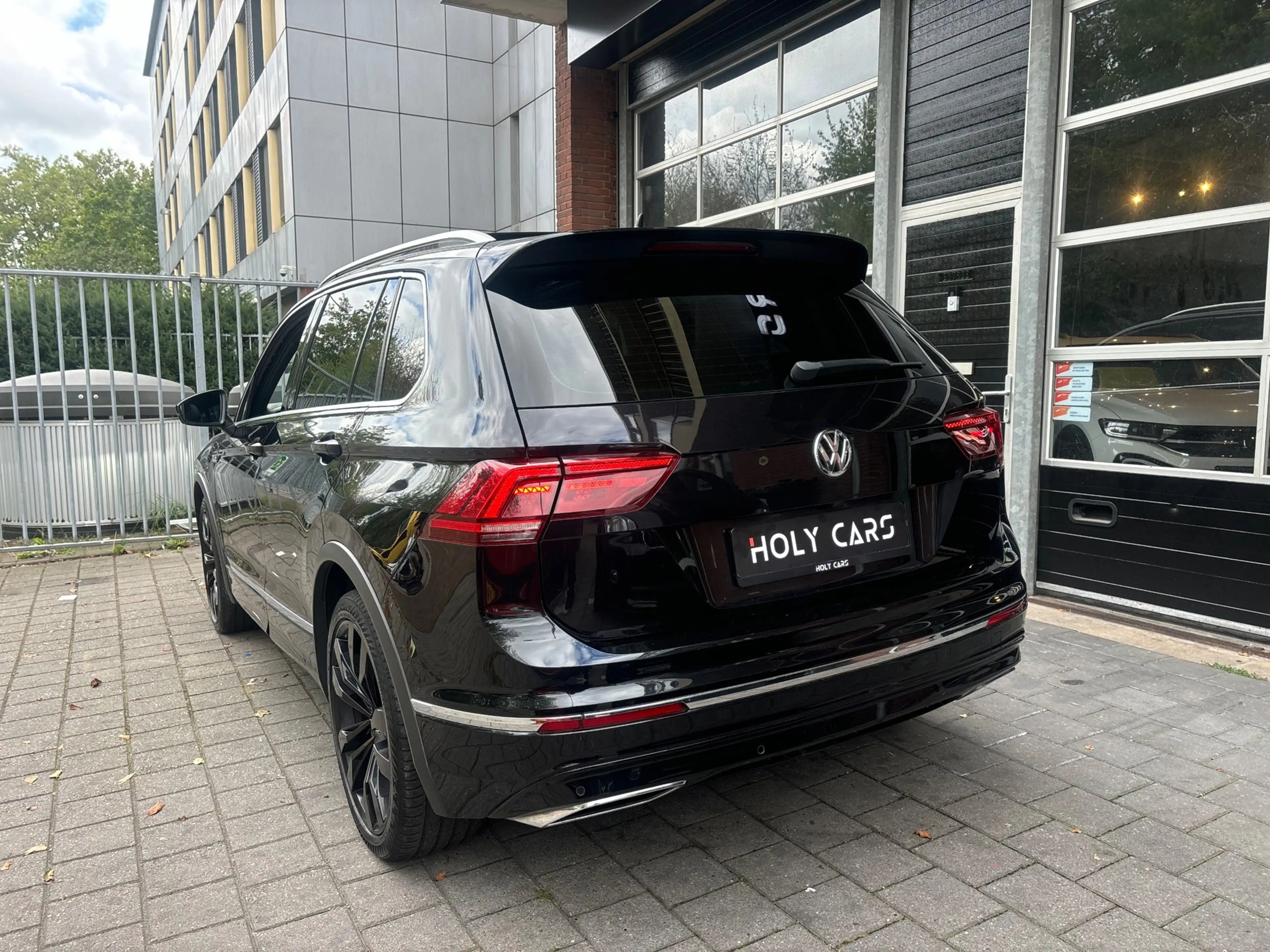 Volkswagen Tiguan 2.0 TDI 4Motion 3x R-LINE | PANO | VIRTUAL | LED | — photo 9