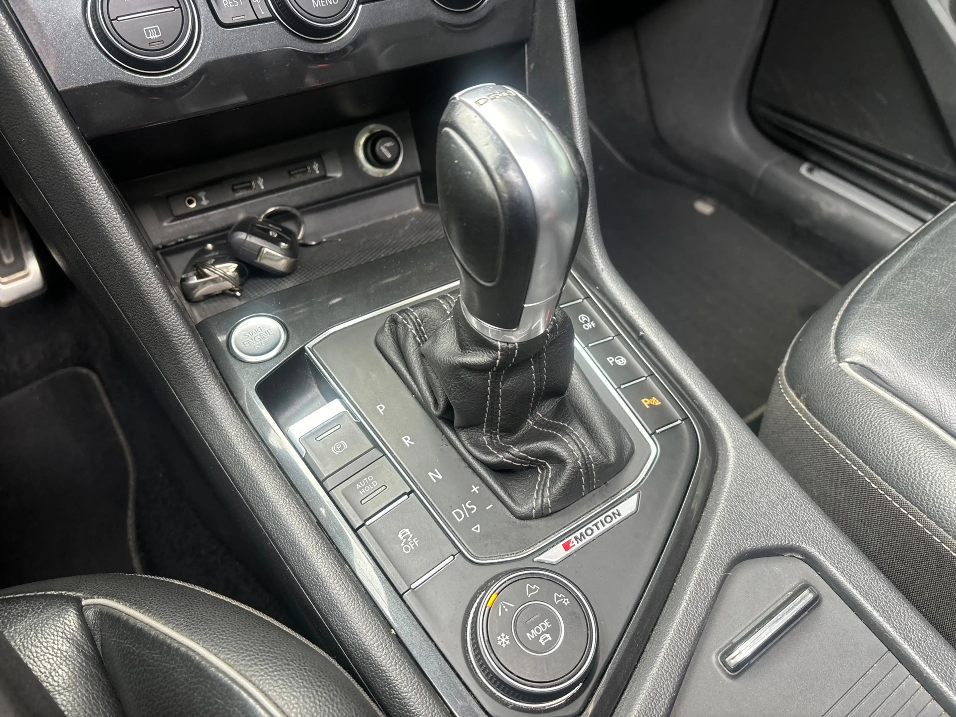 Volkswagen Tiguan 2.0 TDI 4Motion 3x R-LINE | PANO | VIRTUAL | LED | — photo 12