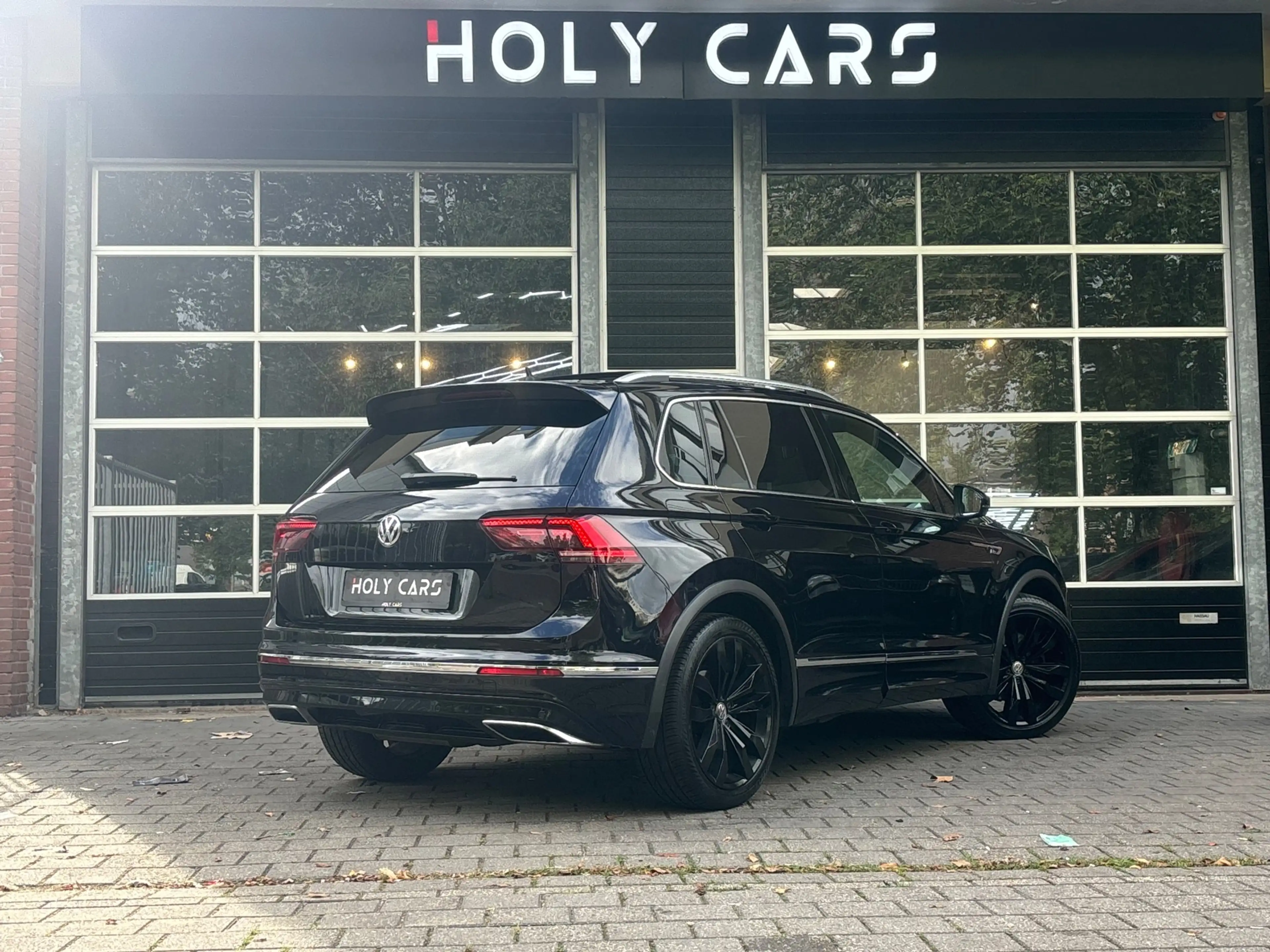 Volkswagen Tiguan 2.0 TDI 4Motion 3x R-LINE | PANO | VIRTUAL | LED | — photo 4