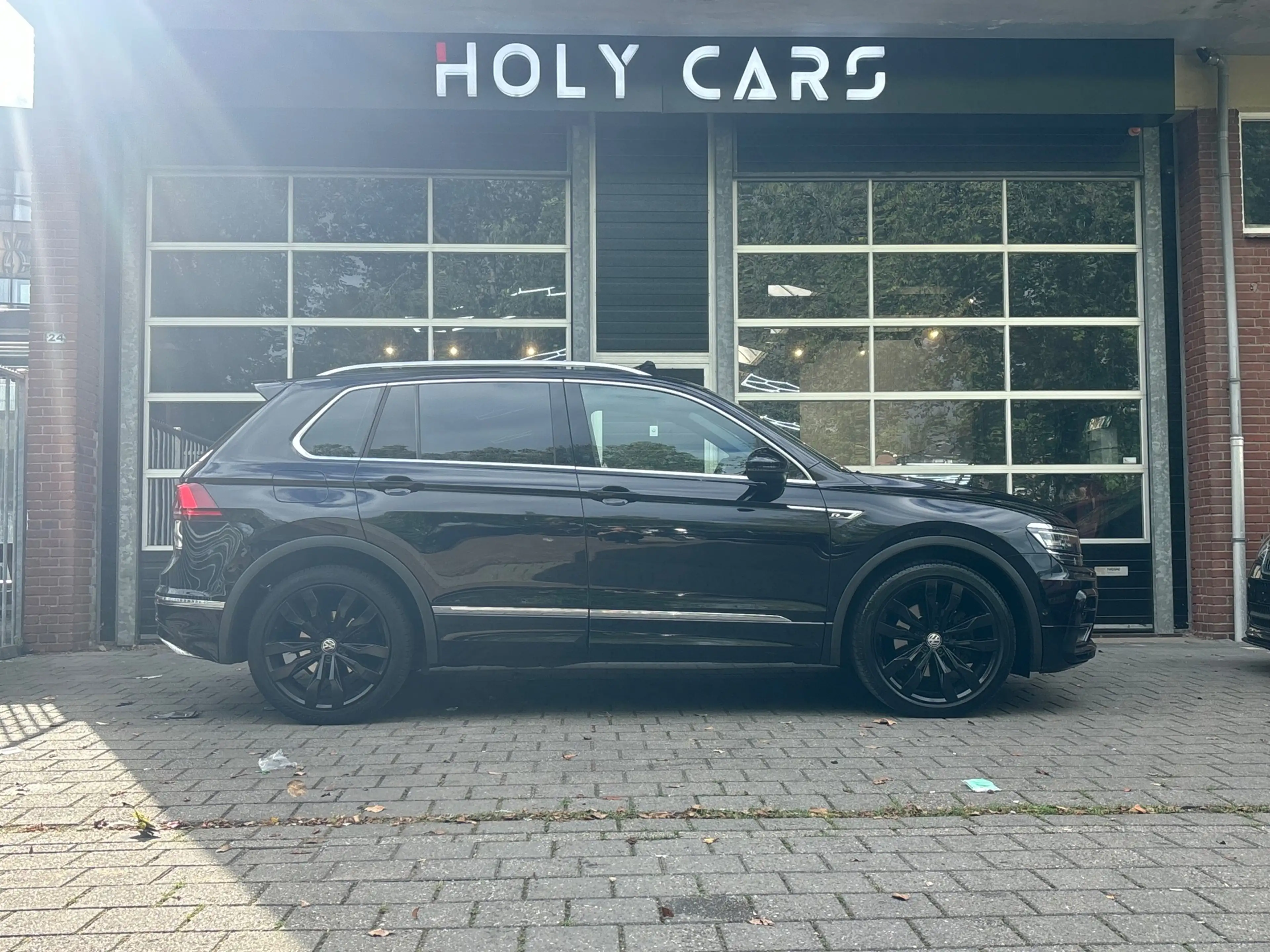 Volkswagen Tiguan 2.0 TDI 4Motion 3x R-LINE | PANO | VIRTUAL | LED | — photo 3