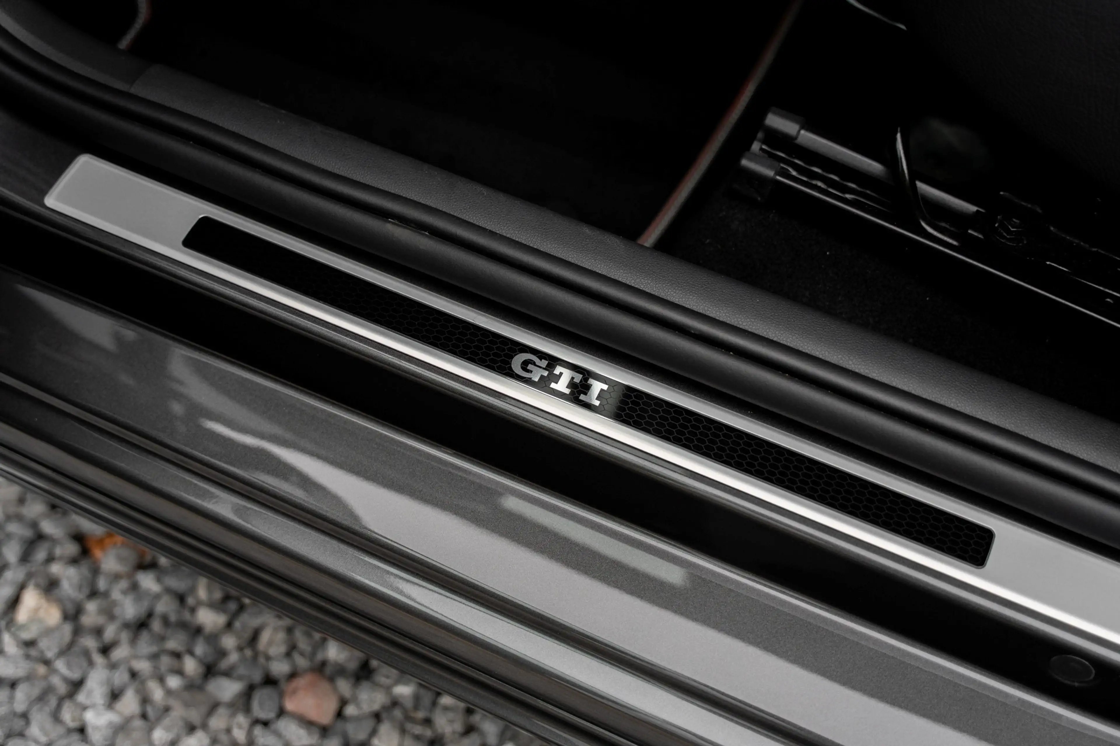 Volkswagen up! 1.0 TSI GTI — photo 22