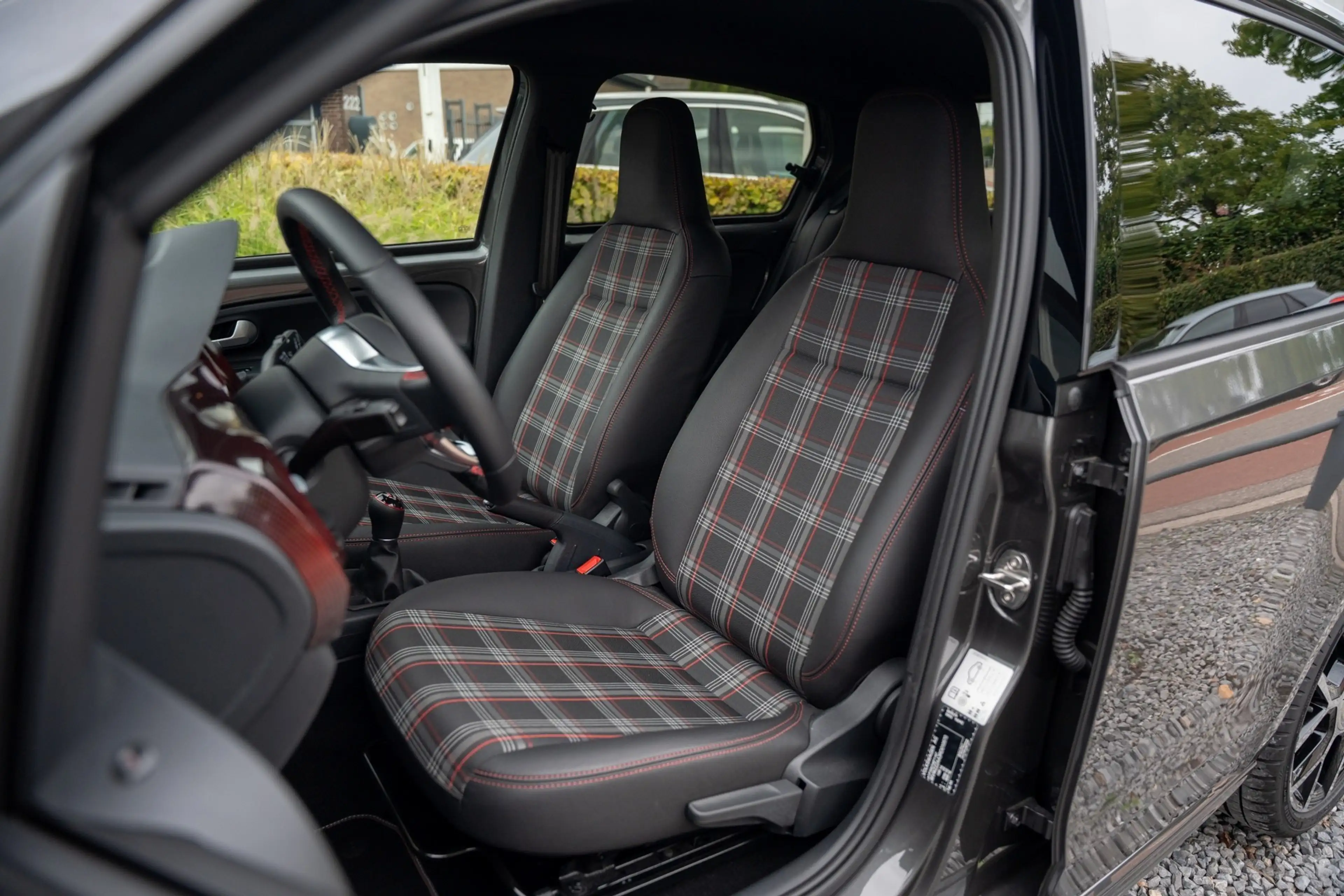 Volkswagen up! 1.0 TSI GTI — photo 17