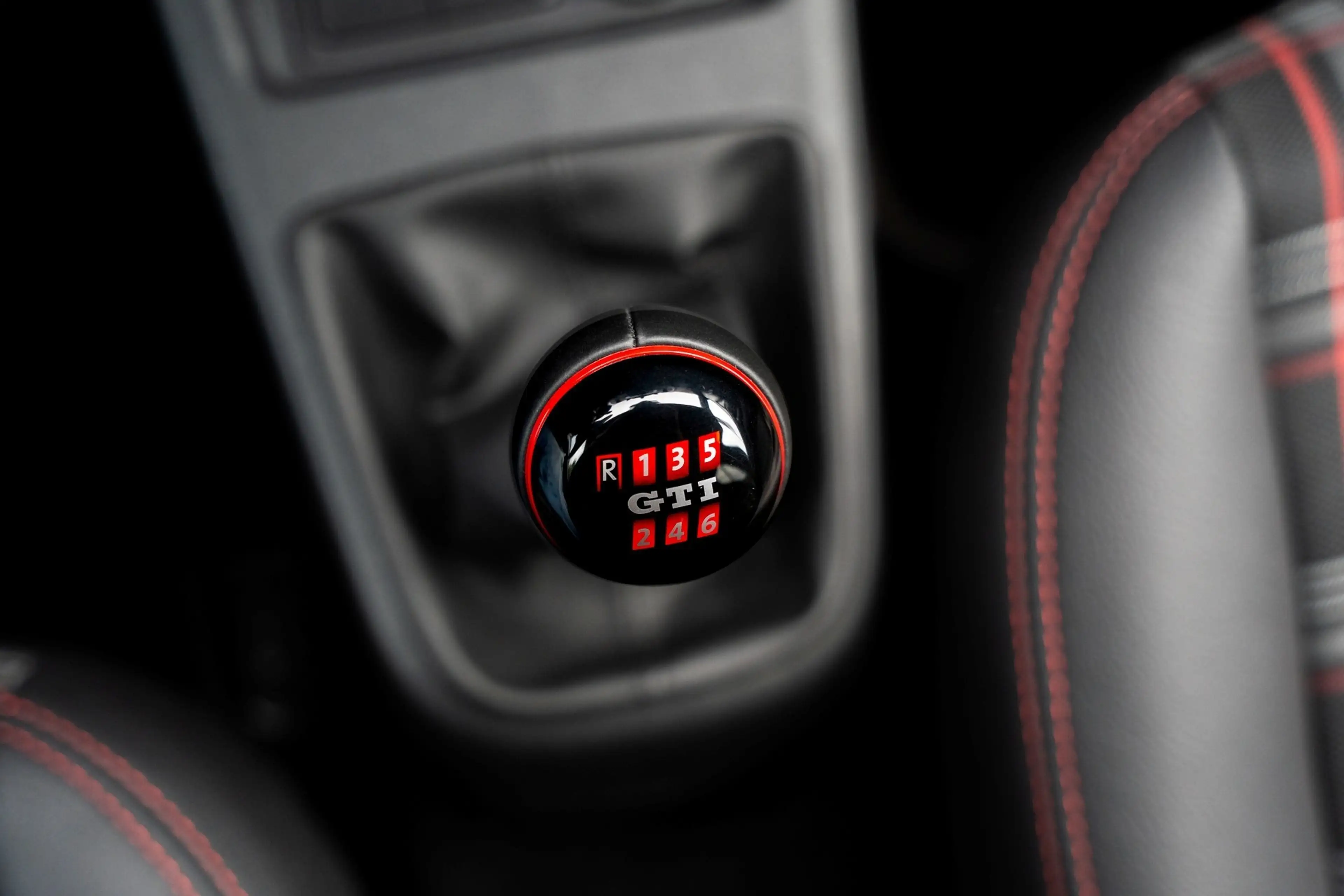 Volkswagen up! 1.0 TSI GTI — photo 21