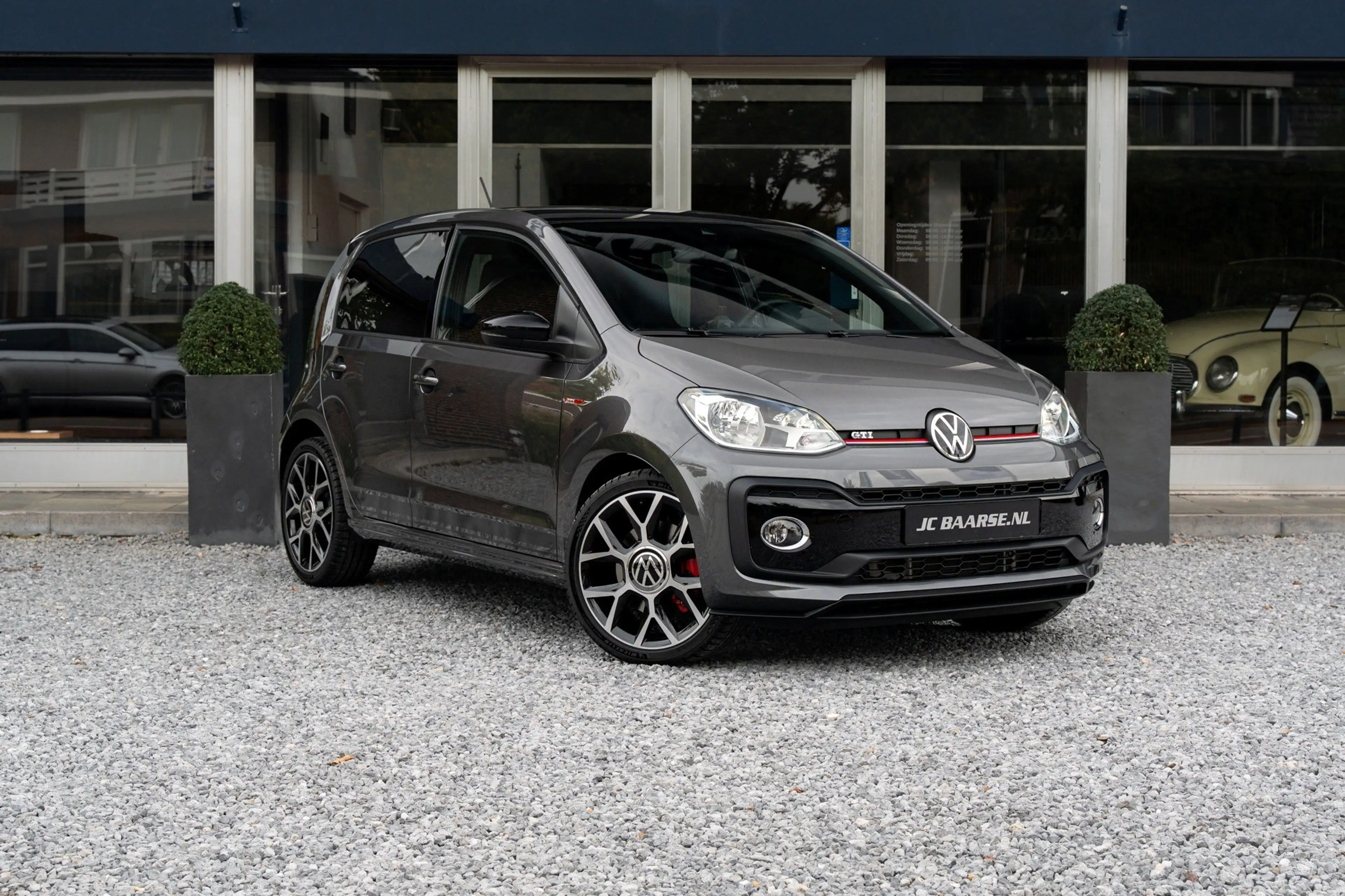 Volkswagen up! 1.0 TSI GTI — photo 3