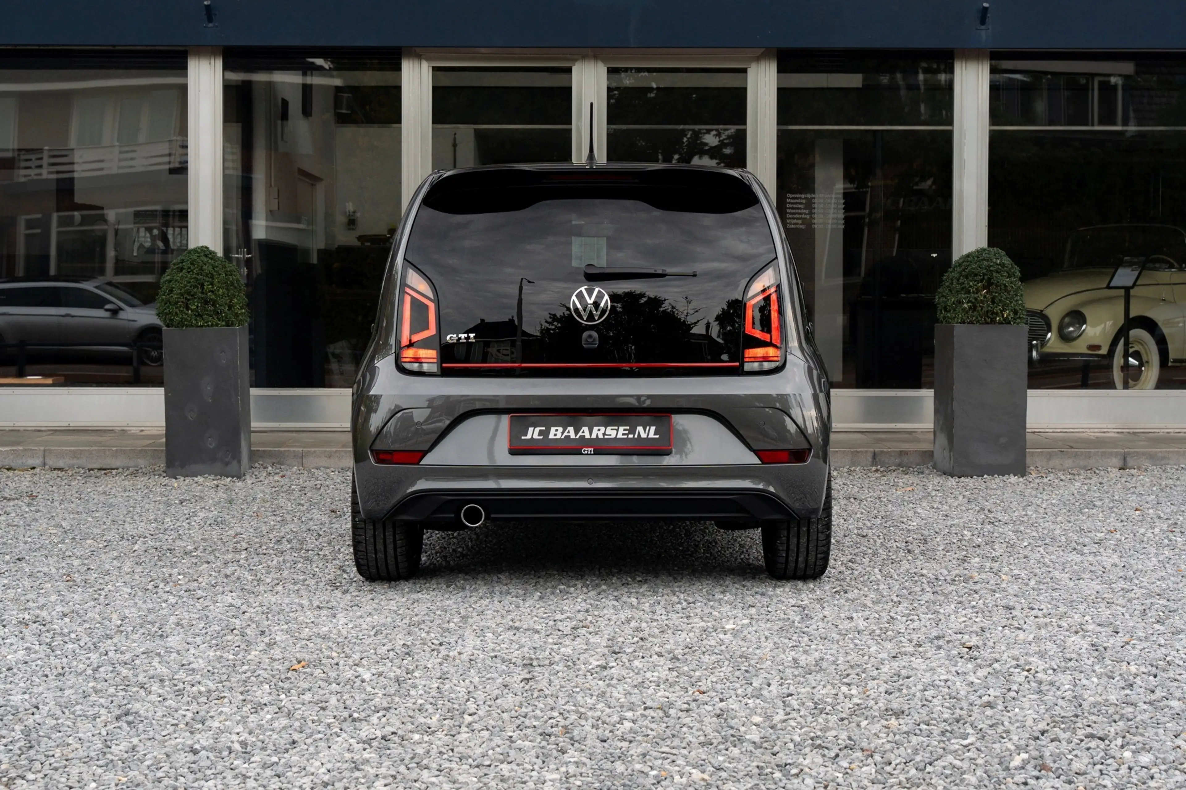 Volkswagen up! 1.0 TSI GTI — photo 6