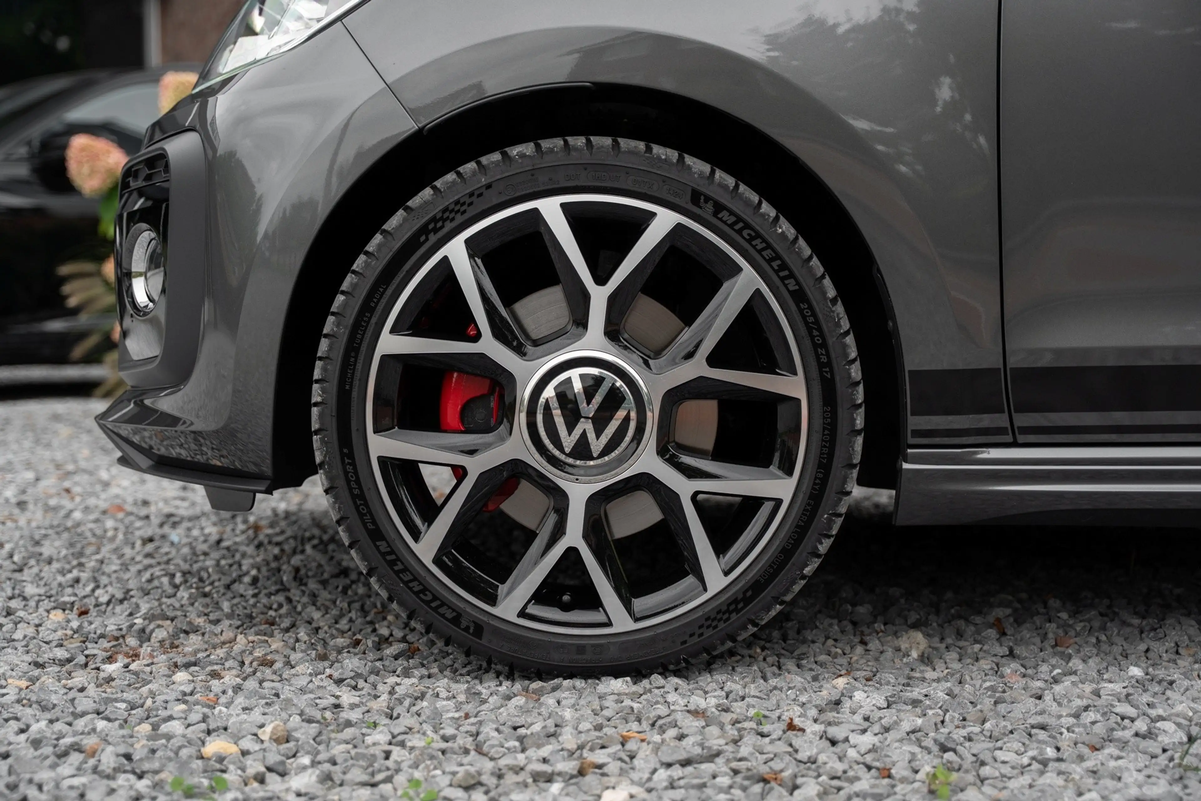 Volkswagen up! 1.0 TSI GTI — photo 10