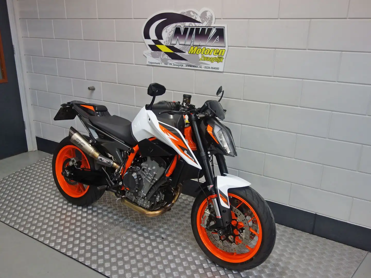 KTM 890 Duke R Blanc - 2