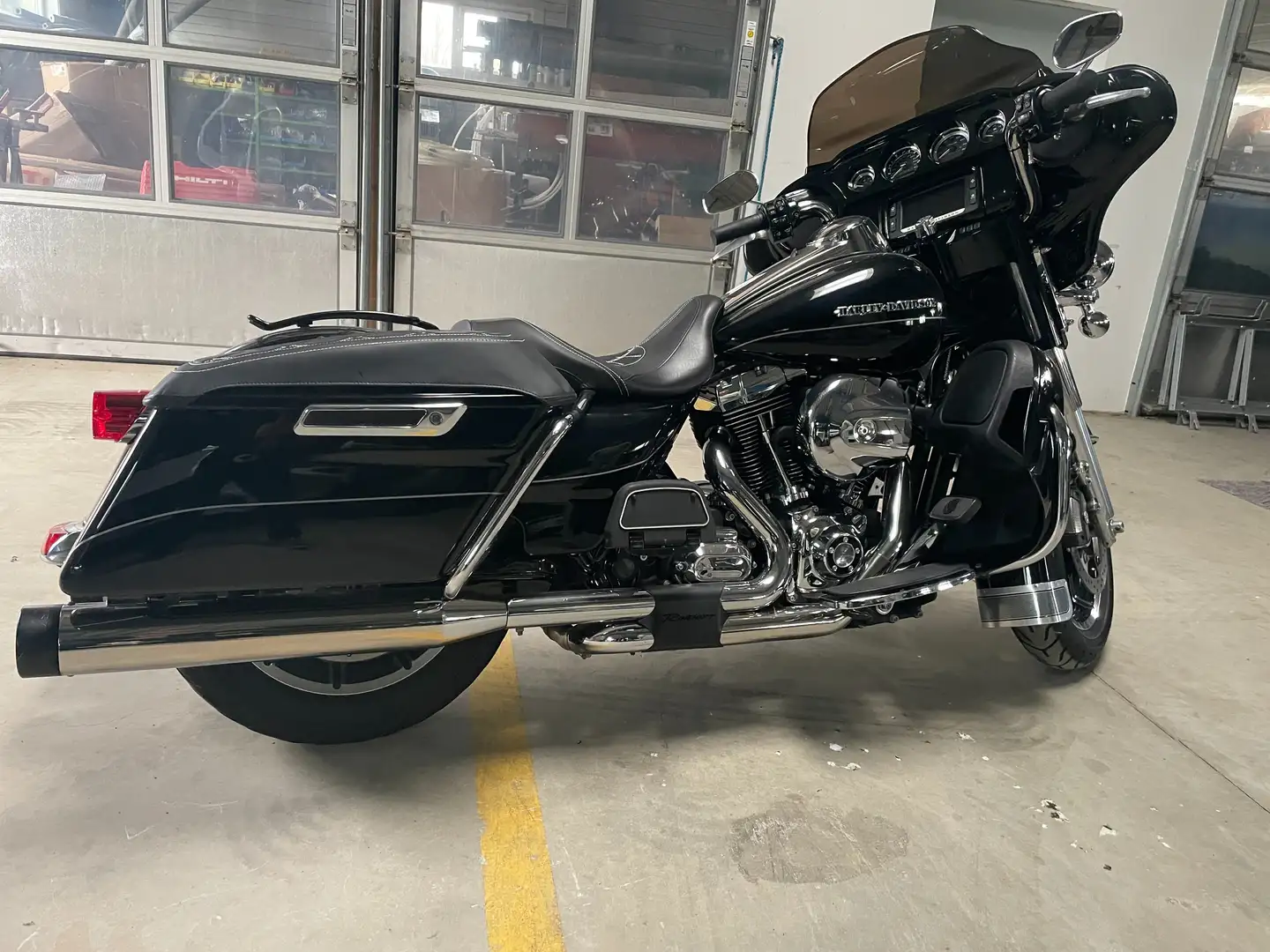 Harley-Davidson Electra Glide ULTRA LIMITED Schwarz - 2