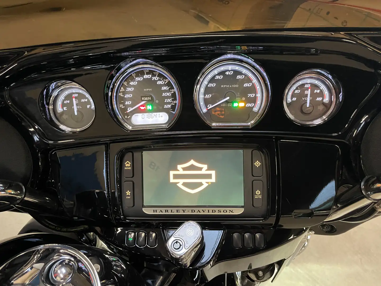 Harley-Davidson Electra Glide ULTRA LIMITED Negro - 2