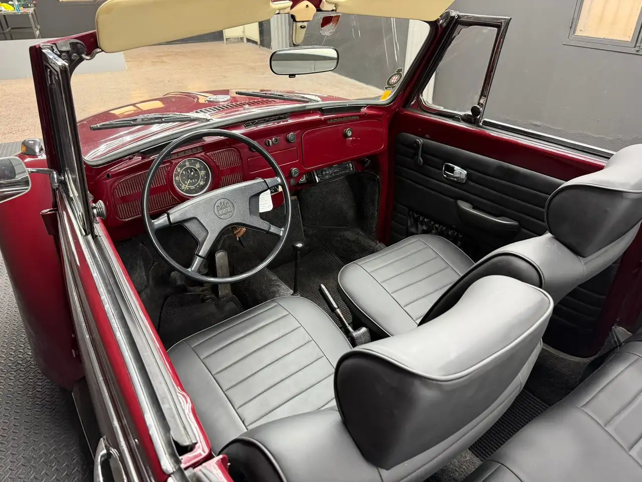 Volkswagen Maggiolino vetro piatto 1302, foto 4