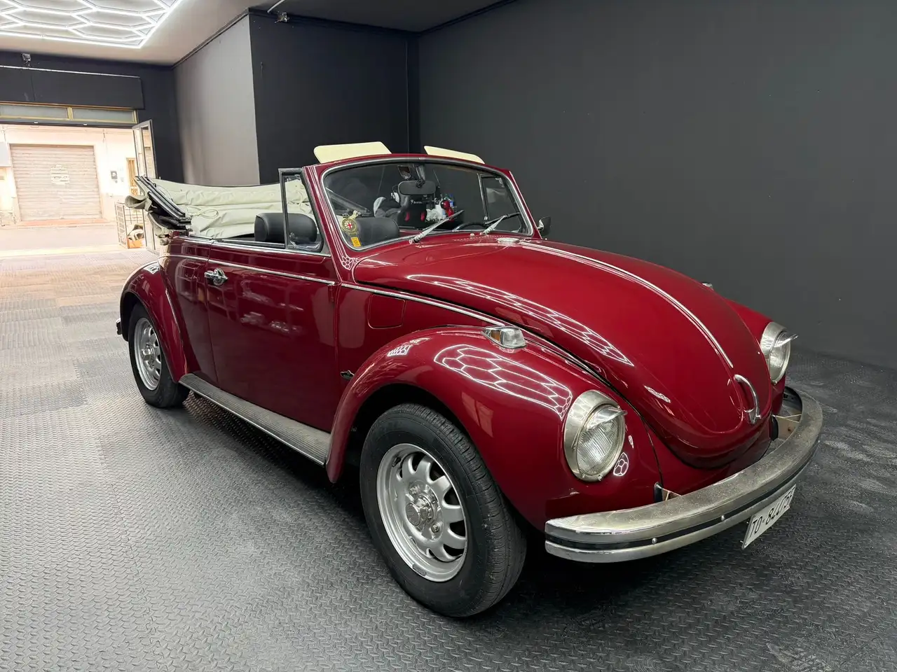 Volkswagen Maggiolino vetro piatto 1302, foto 2