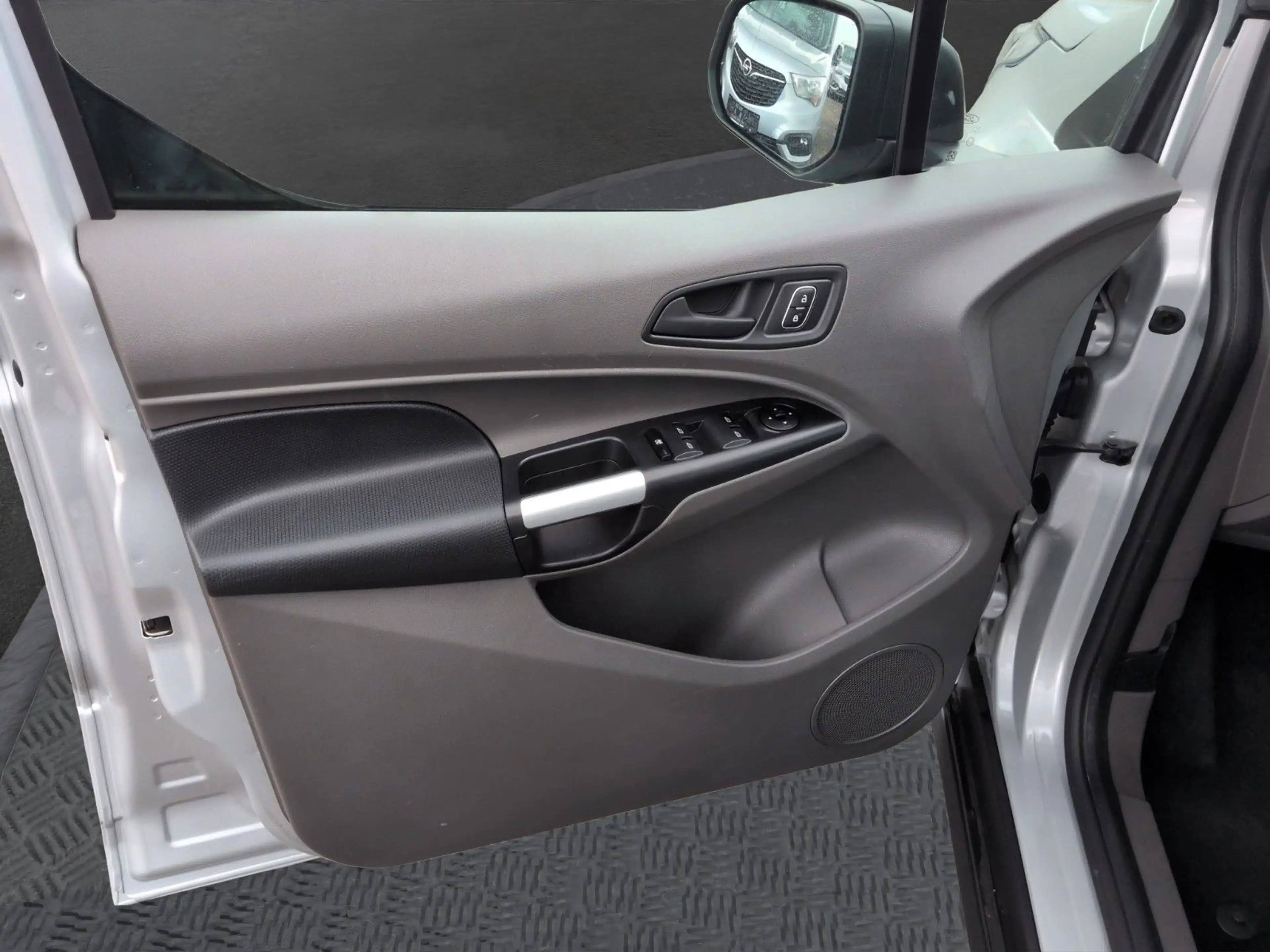 Ford Grand Tourneo 7Sitze*Spurhalt*Tempomat*Sitzheiz — photo 10