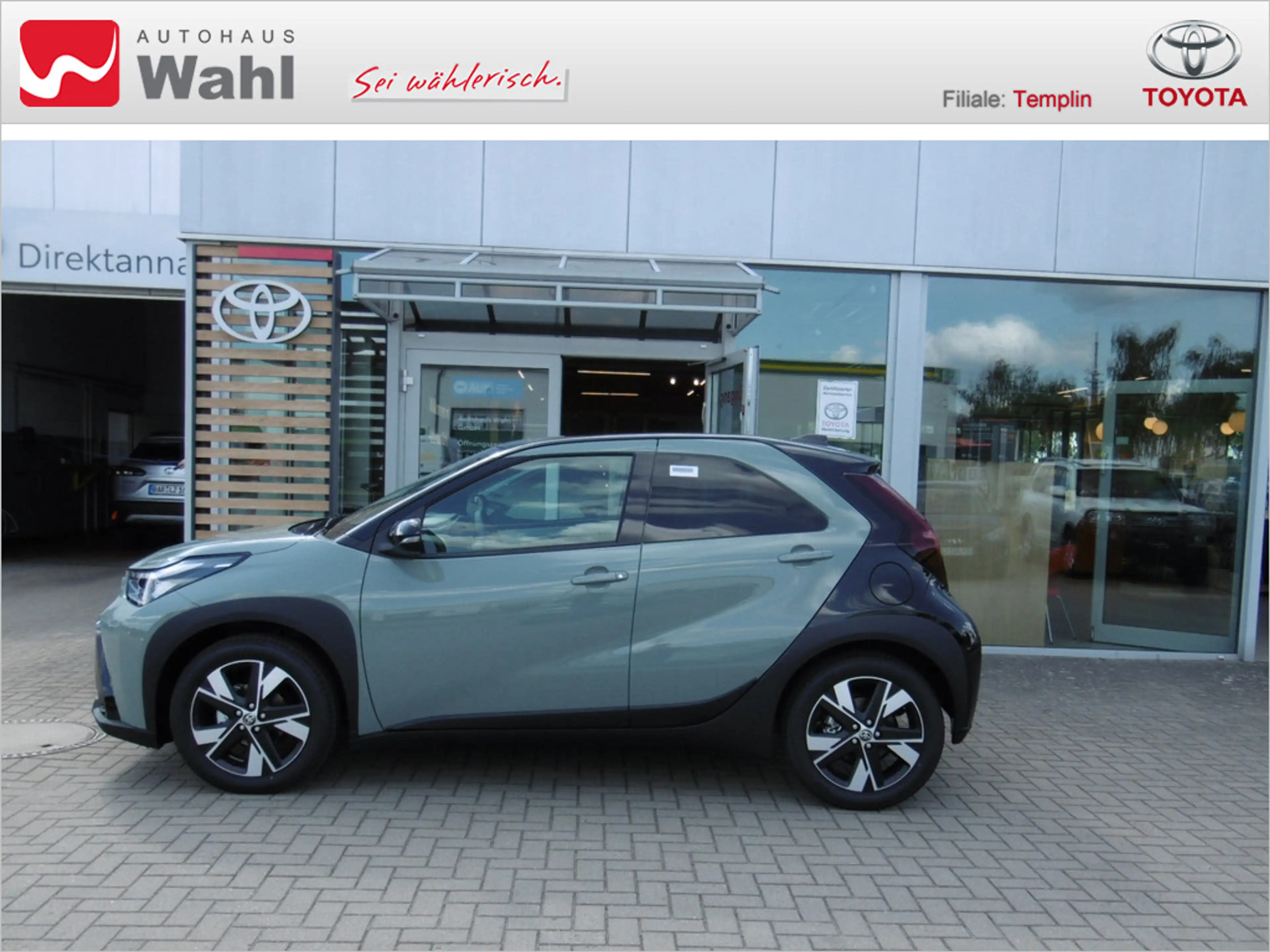 Toyota Aygo X 1.5 Hybrid Teamplayer — photo 2