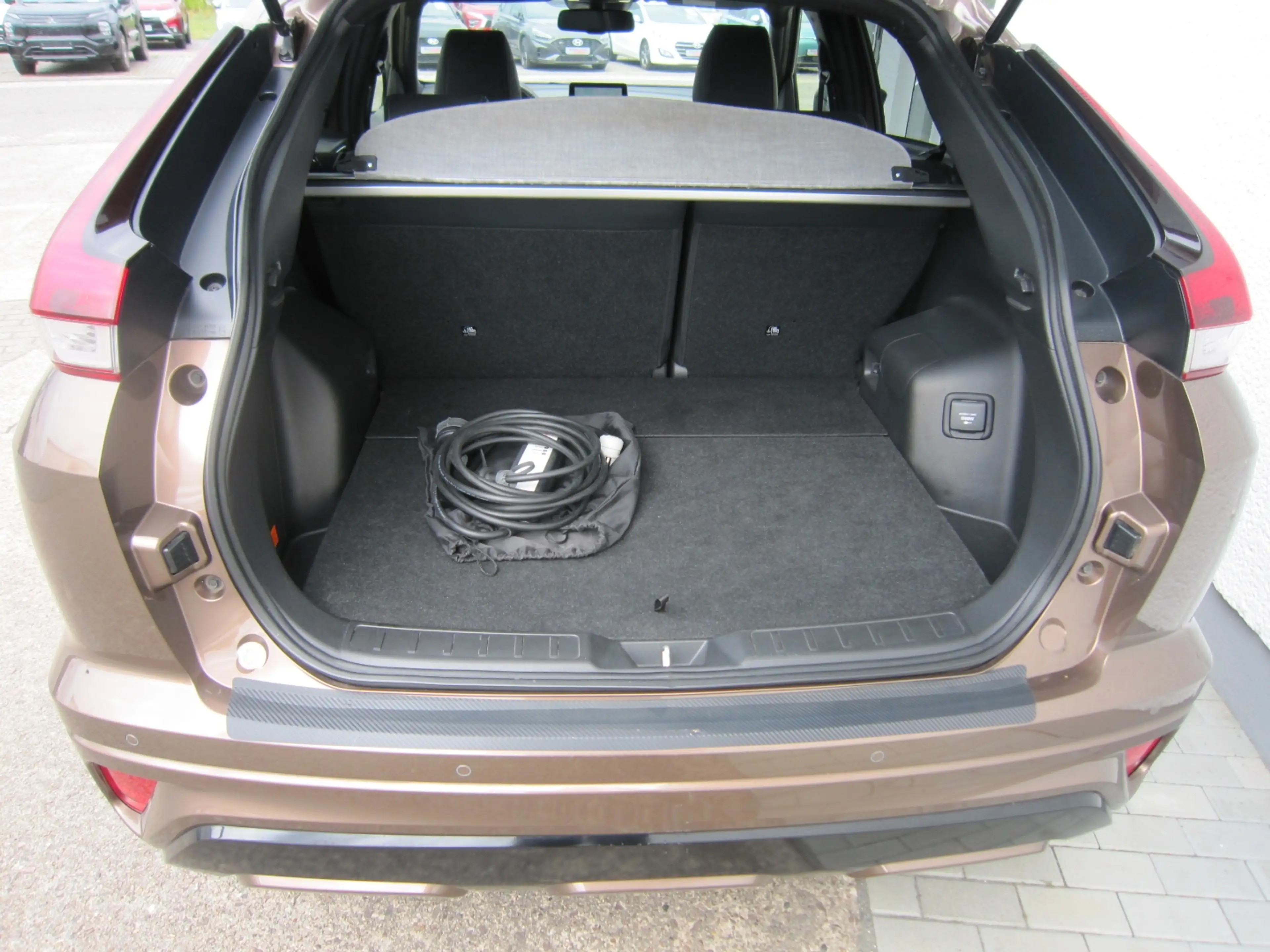 Mitsubishi Eclipse Cross Plug-in Hybrid PLUS Select -Paket — photo 6