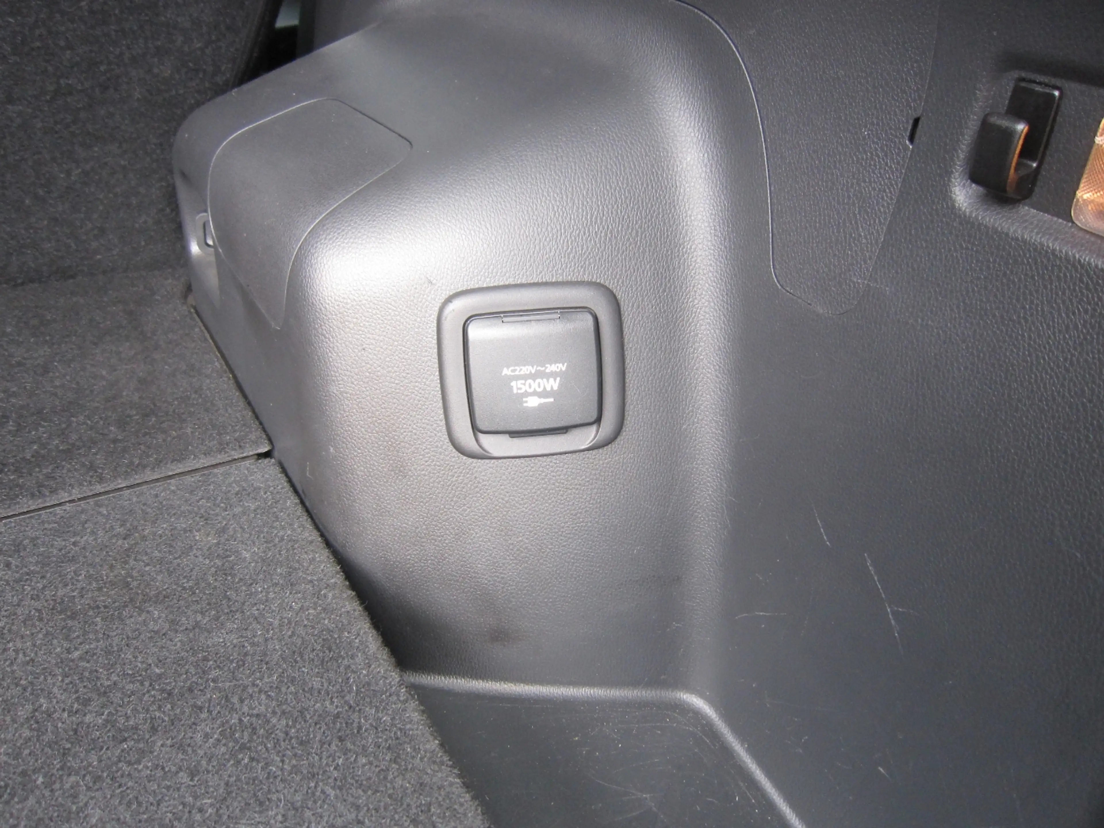 Mitsubishi Eclipse Cross Plug-in Hybrid PLUS Select -Paket — photo 7