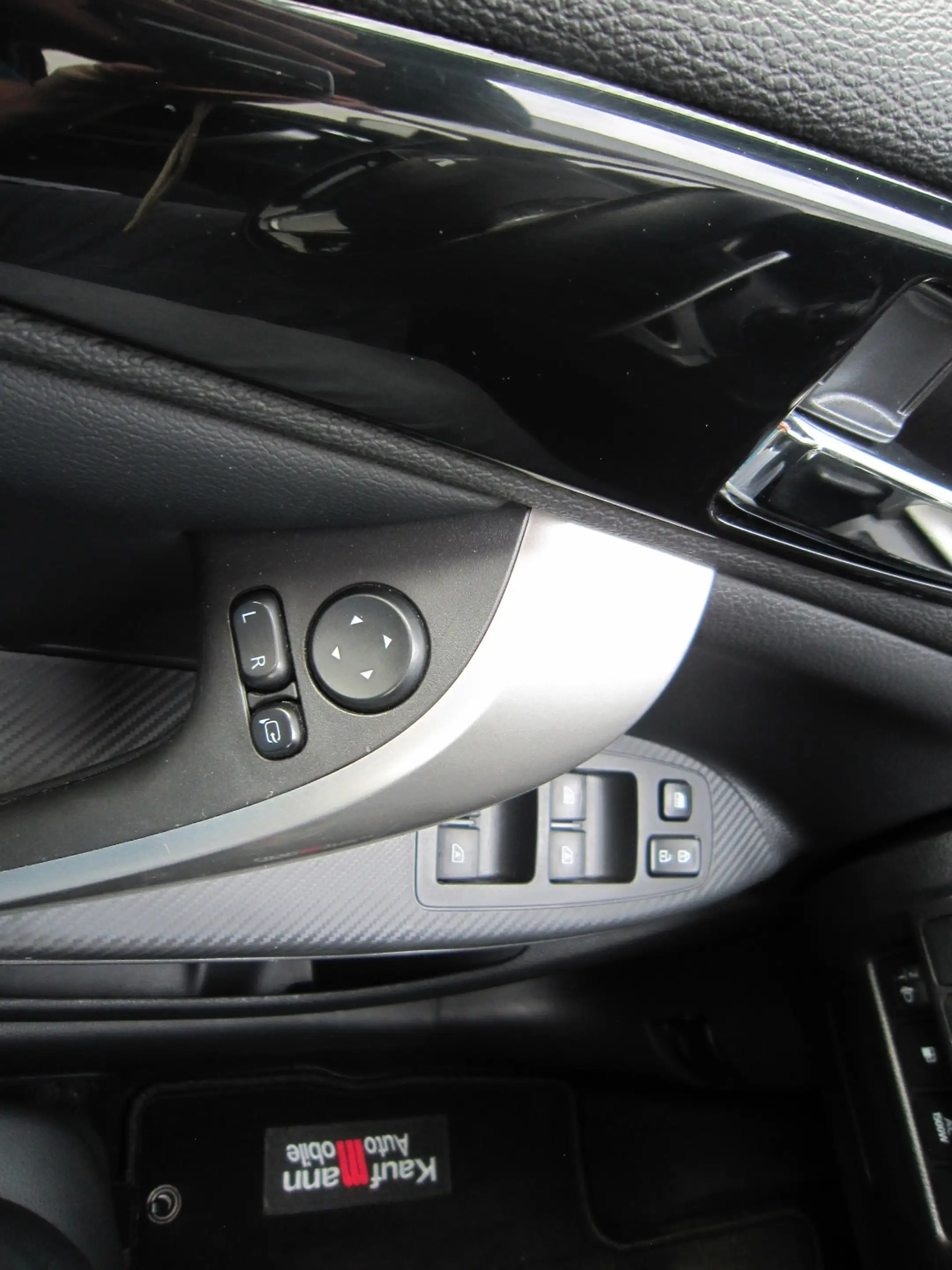 Mitsubishi Eclipse Cross Plug-in Hybrid PLUS Select -Paket — photo 14