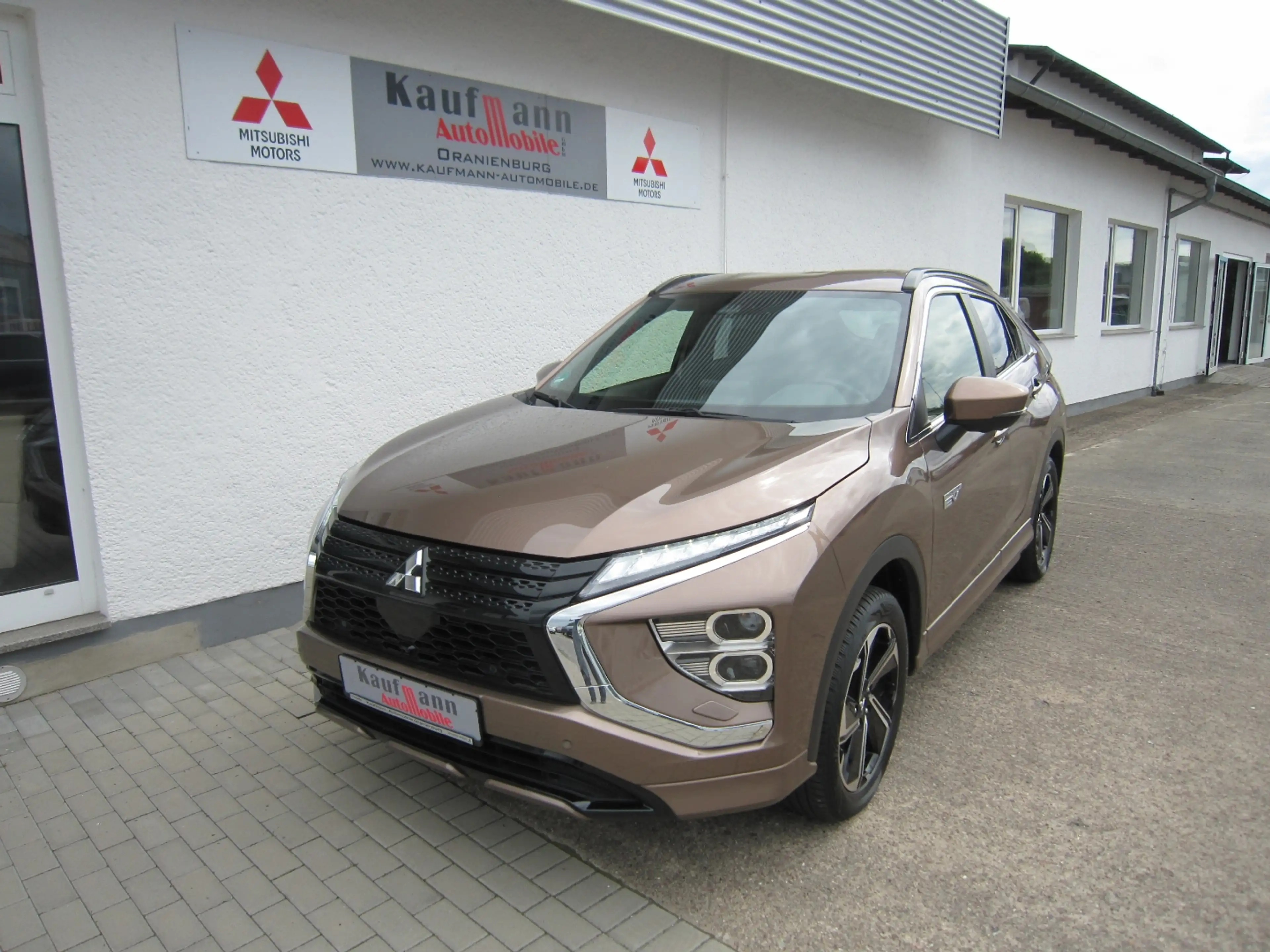 Mitsubishi Eclipse Cross Plug-in Hybrid PLUS Select -Paket