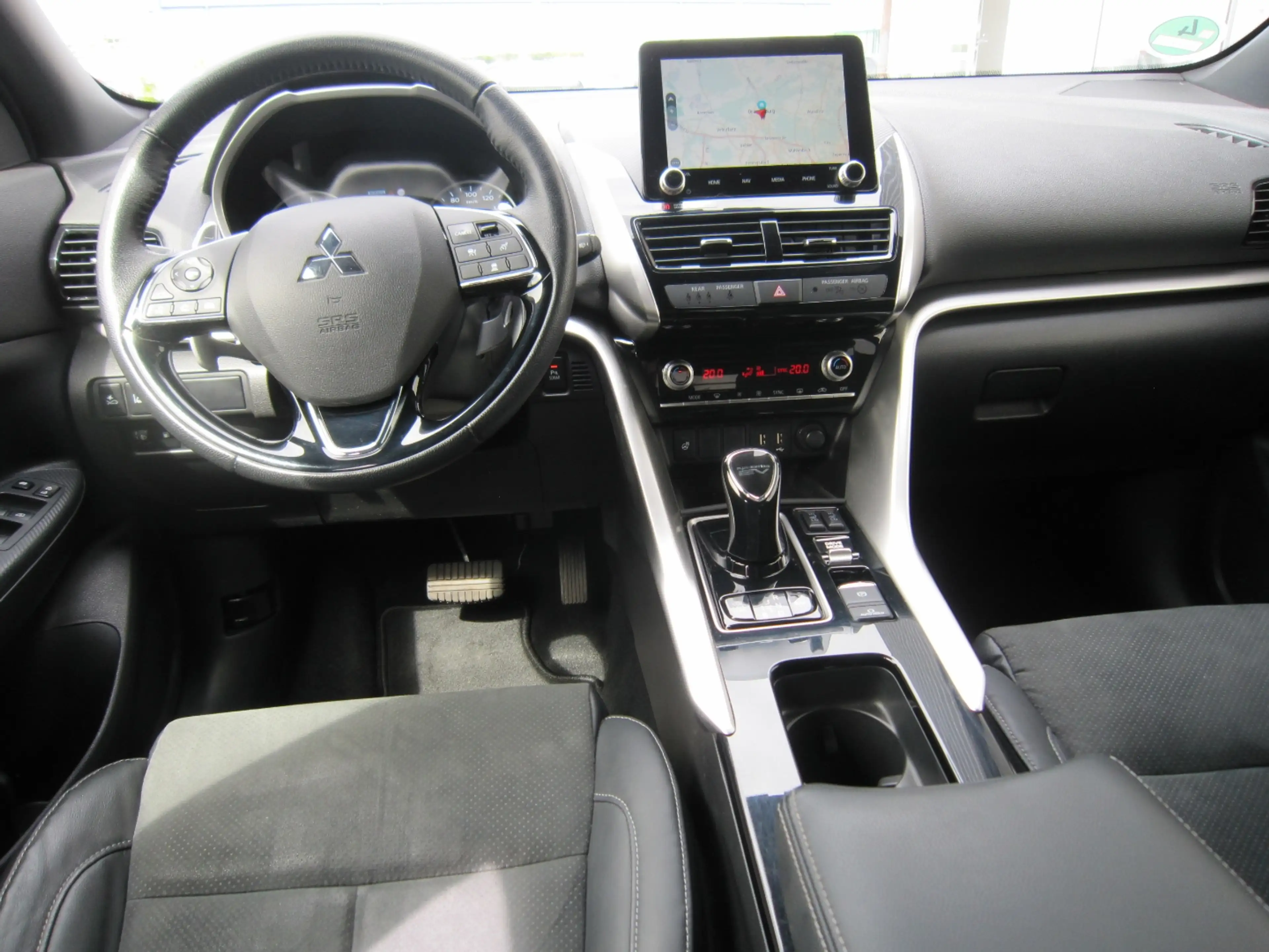 Mitsubishi Eclipse Cross Plug-in Hybrid PLUS Select -Paket — photo 13