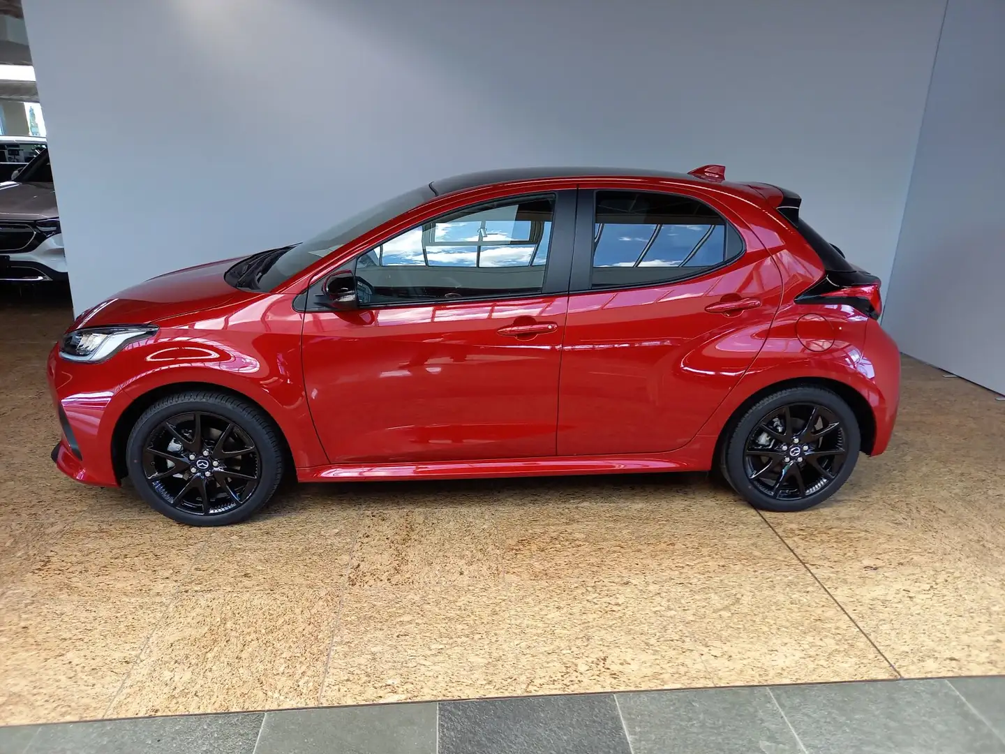 Mazda 2 2 1.5 Hybrid Homura-Plus FWD (EURO 6e) Autom./BC Red - 2