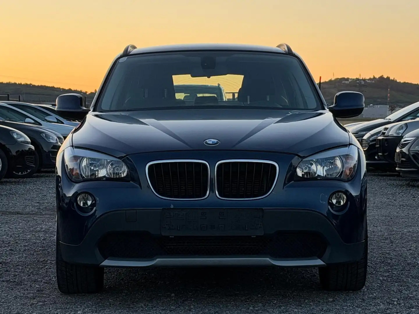 BMW X1 Blau - 2