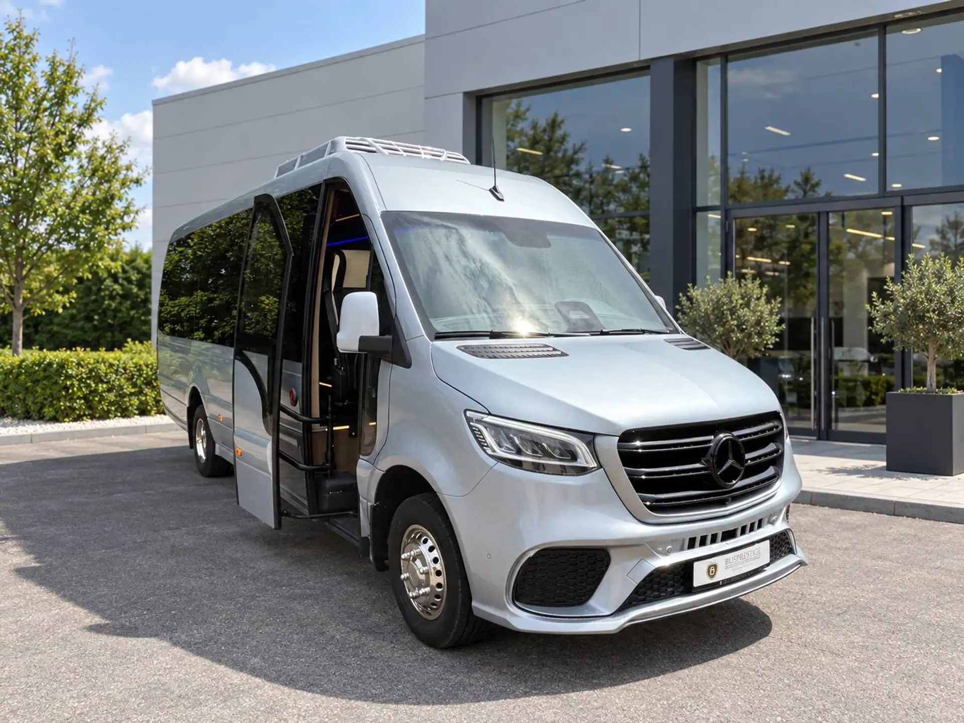벤츠 Mercedes-Benz Sprinter 519 2025 화이트 사진 2