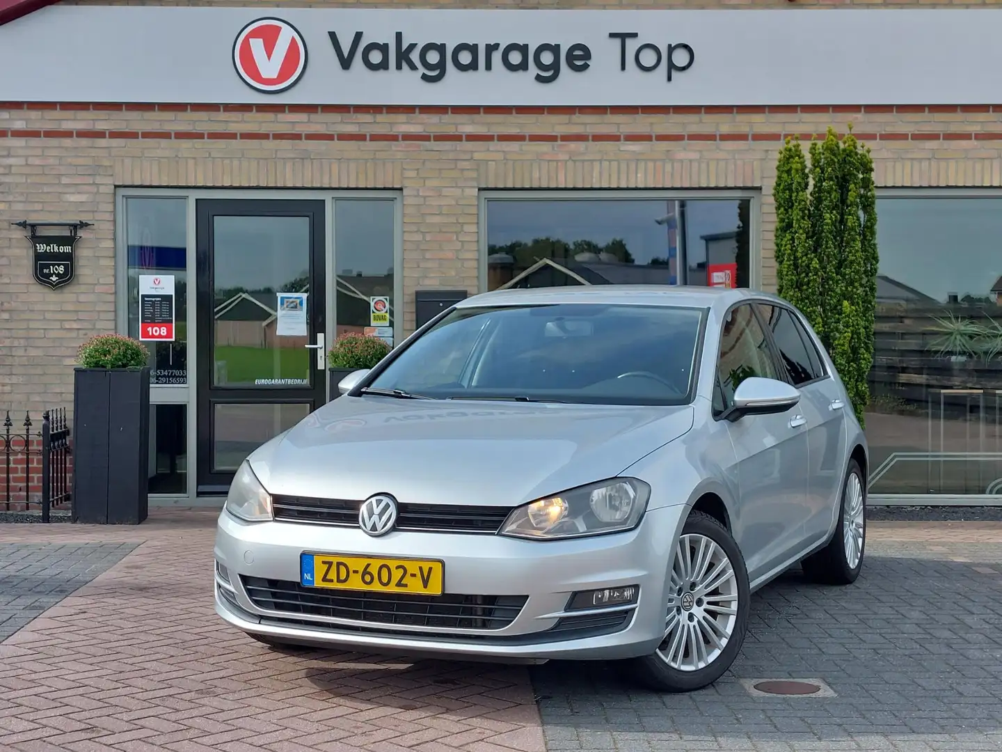Volkswagen Golf 1.4 TSI Trendline | Trekhaak | Cruise | 17" LMV Grau - 1