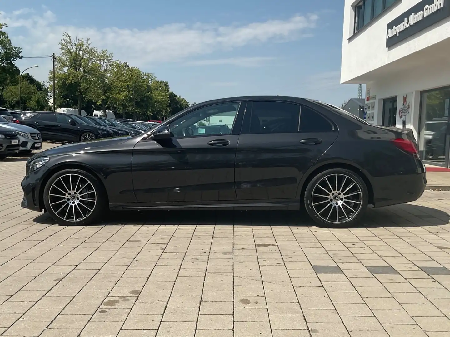 Mercedes-Benz C 220 Lim. 4Matic AMG-Line Leder RFK Night Paket Grau - 2