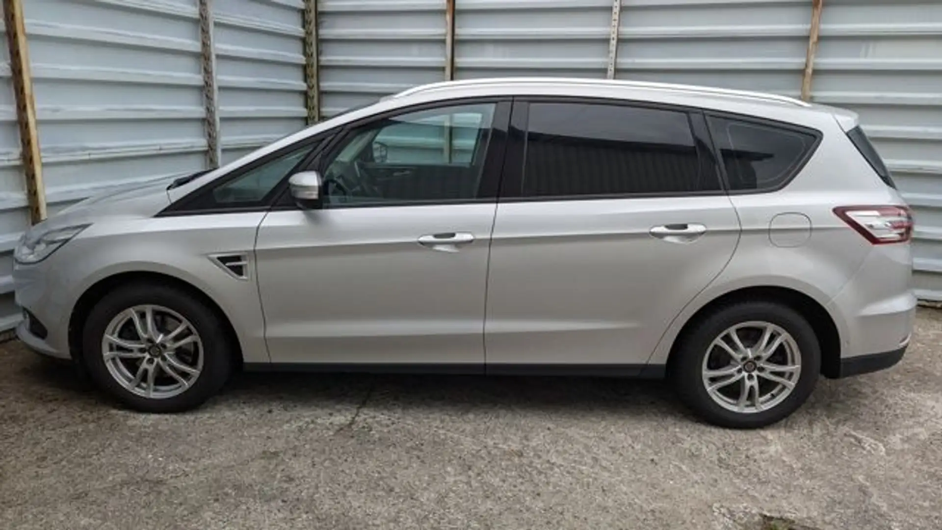 Ford S-Max Trend*7 Sitze*Alufelgen*Motor wird zu heiß Silver - 2