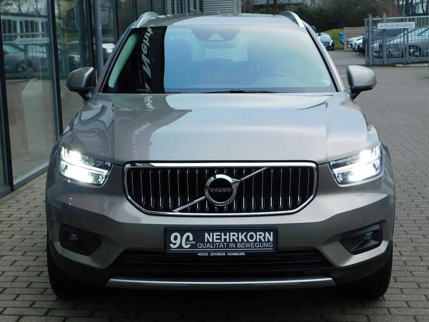 Volvo XC40 Plug-In-Hybrid T4 Recharge Inscription Expression Grau - 2