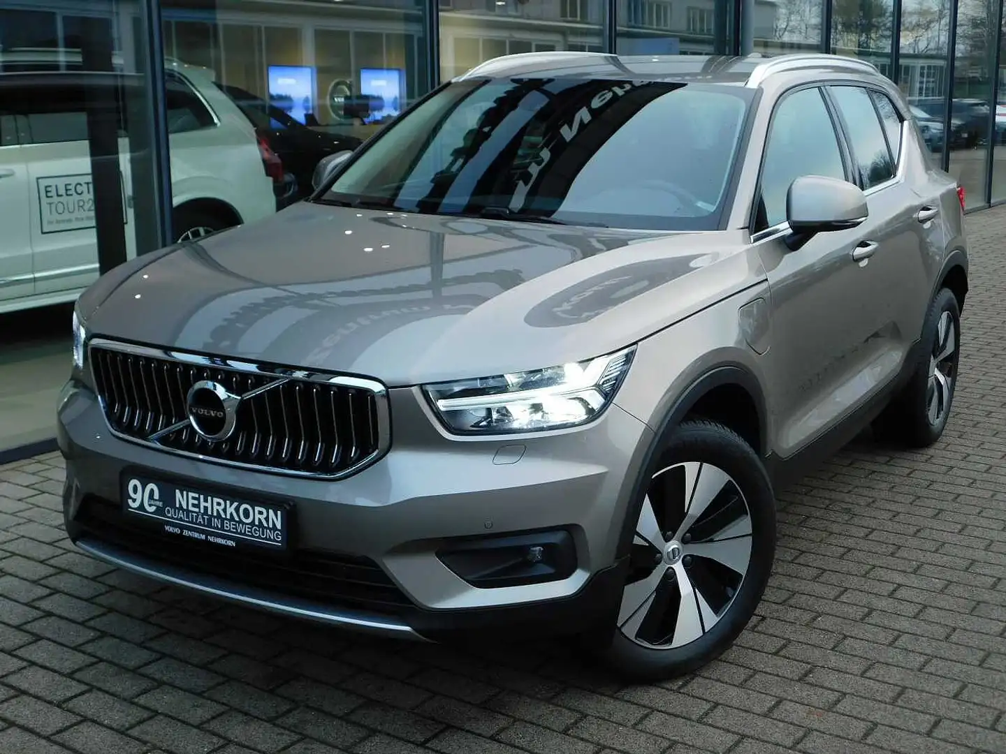 Volvo XC40 Plug-In-Hybrid T4 Recharge Inscription Expression Grau - 1