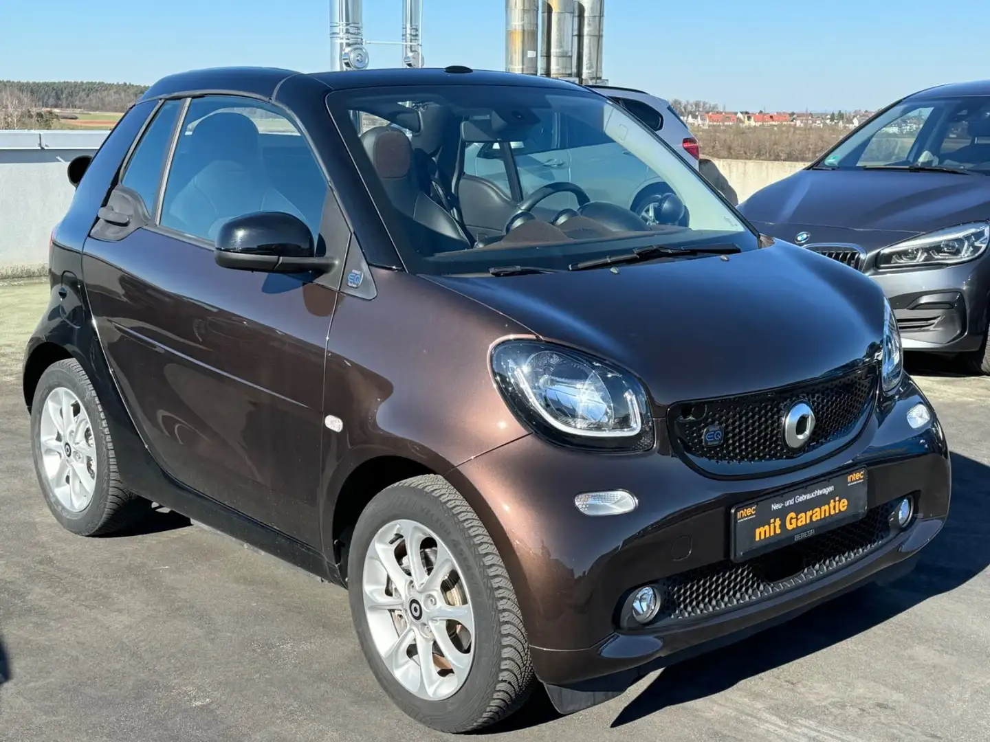 smart forTwo fortwo cabrio electric drive / EQ smeđa - 2