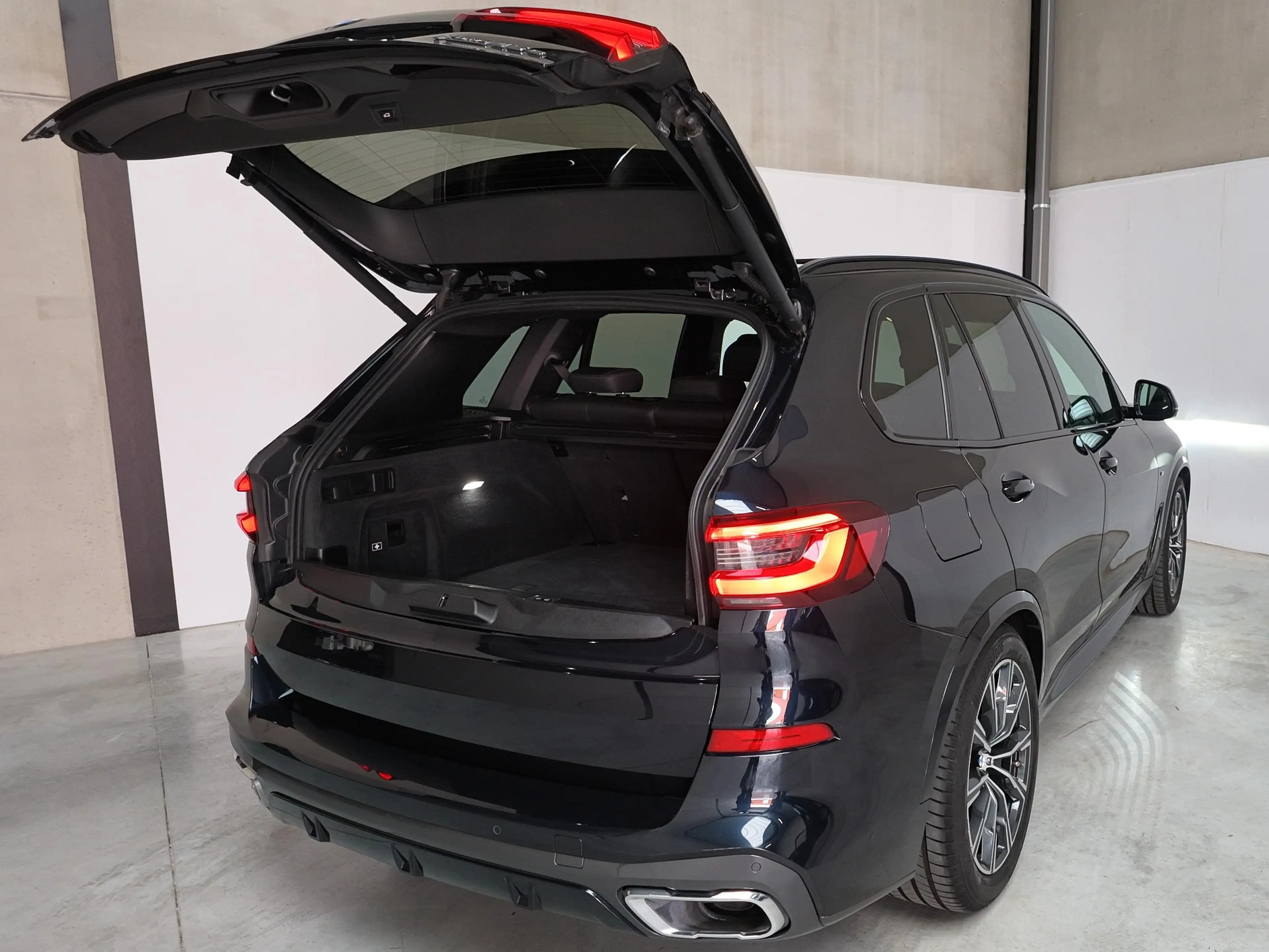 BMW X5 X5 PHEV 3.0A xDrive45e/ WEINIG KM/ 2020/ DEALER ONDERHOUDEN/ NIEUWSTAAT — photo 6